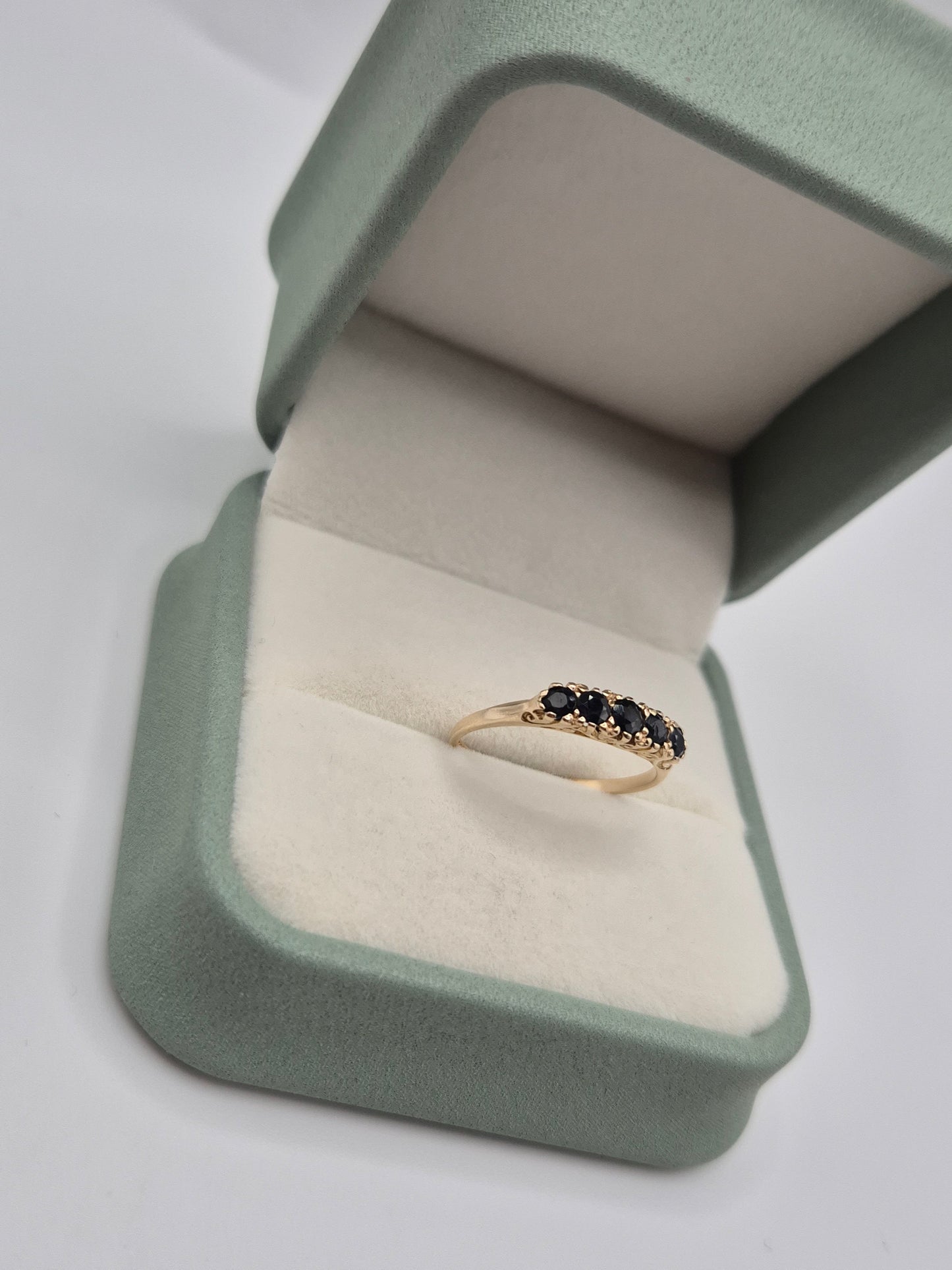 9ct gold sapphire ring