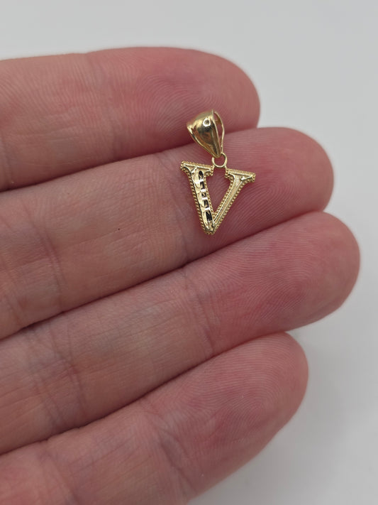 9ct gold initial V pendant