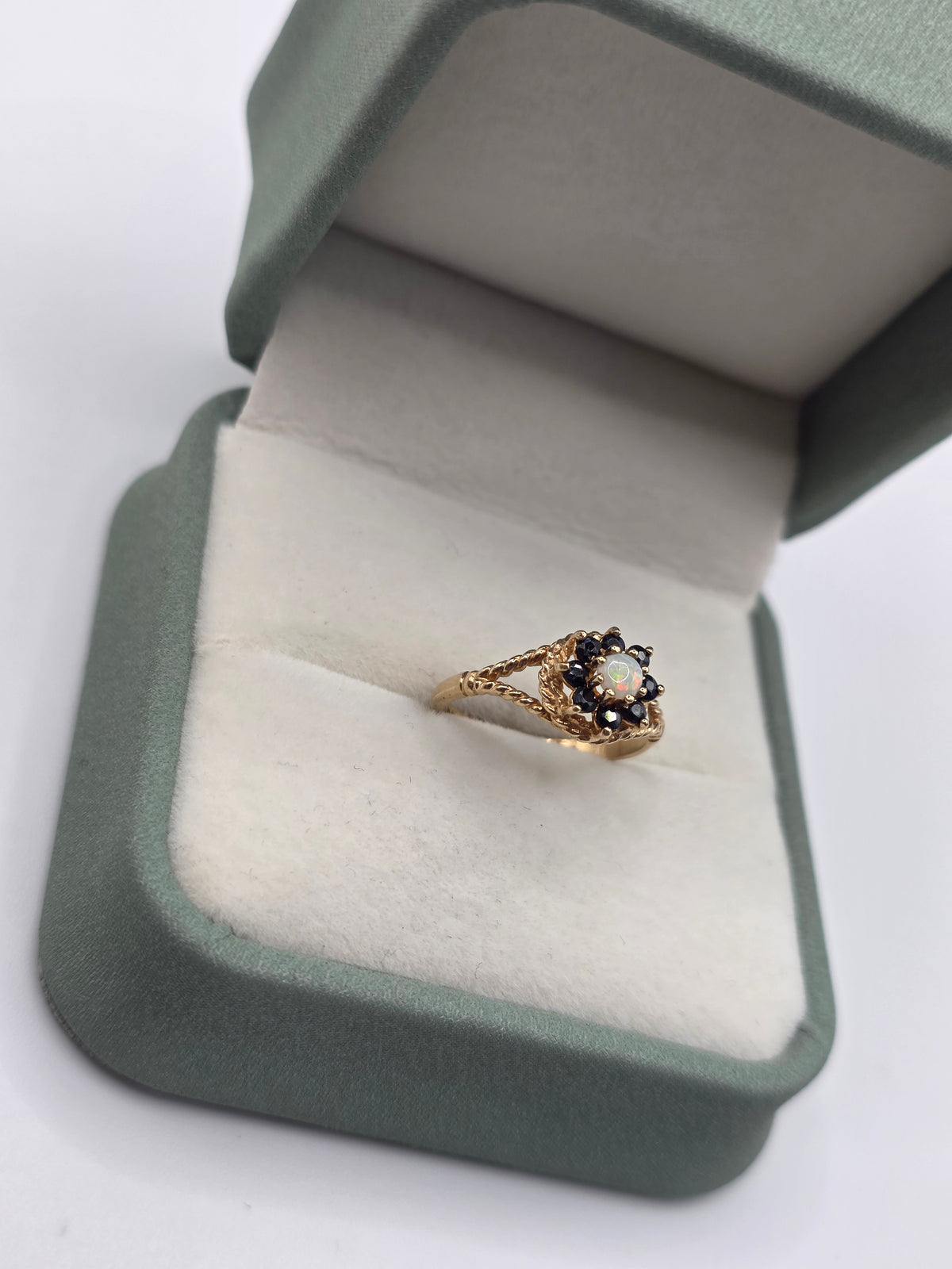 9ct gold opal and sapphire ring