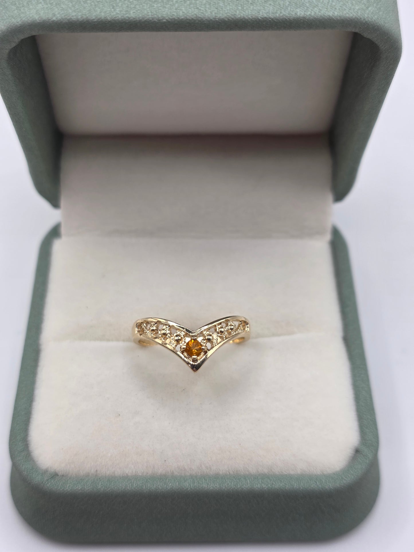 9ct gold citrine wishbone ring