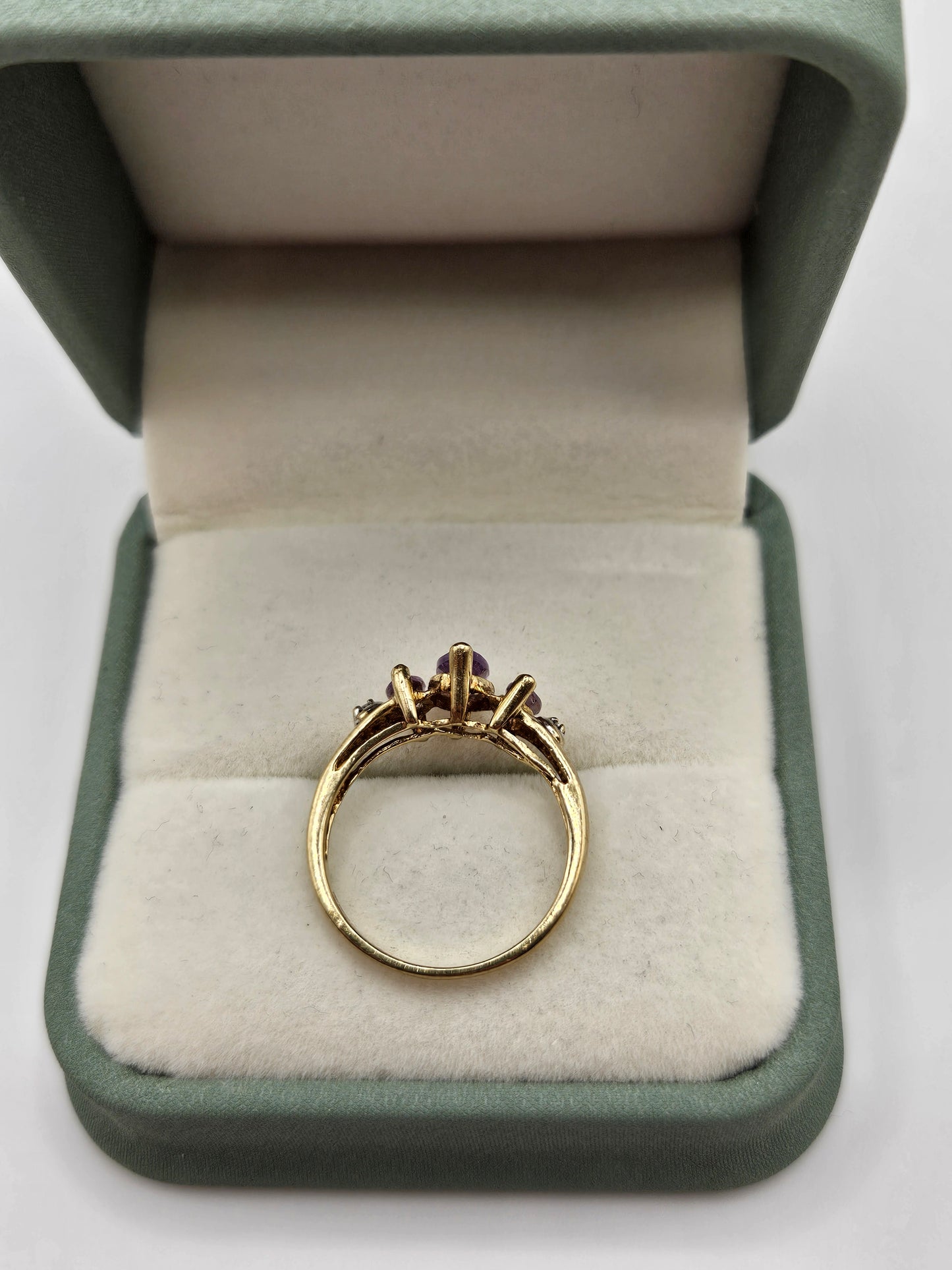 9ct gold amethyst and diamond ring