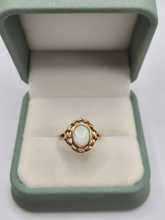 9ct gold opal ring