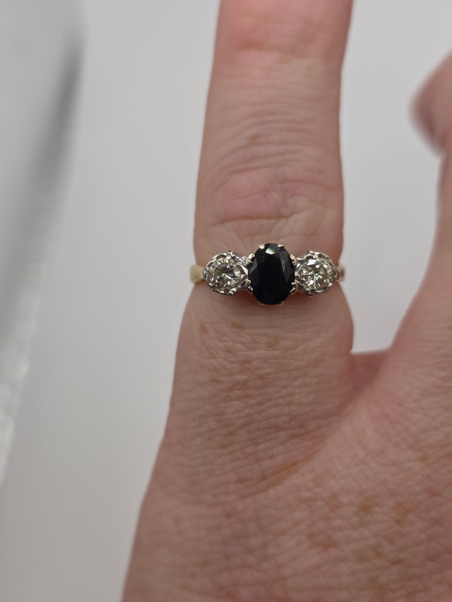 18ct gold sapphire and diamond ring