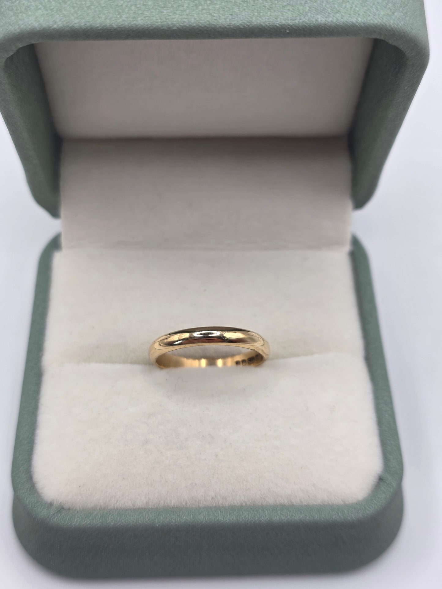 9ct gold band ring