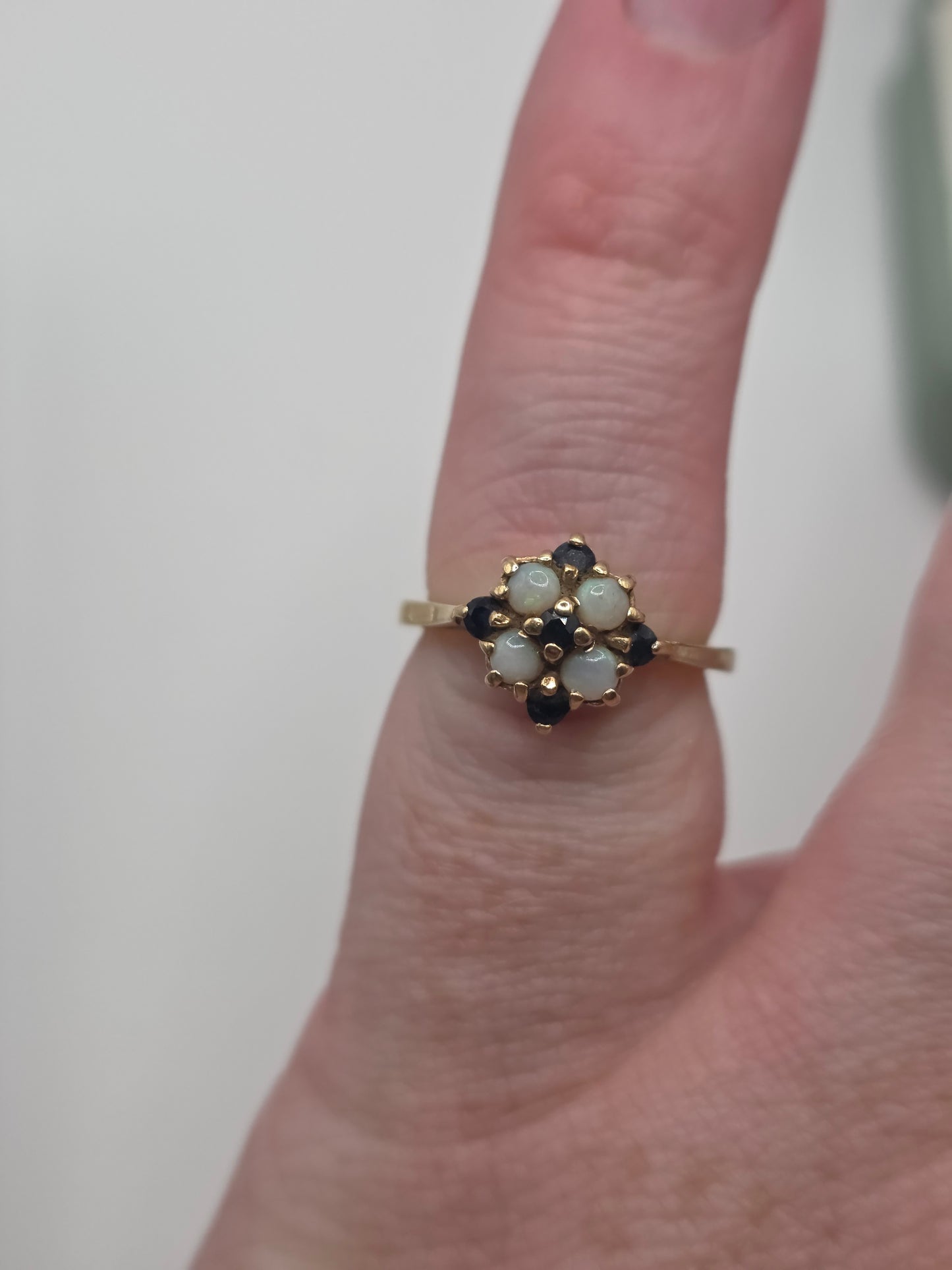 9ct gold opal and sapphire ring