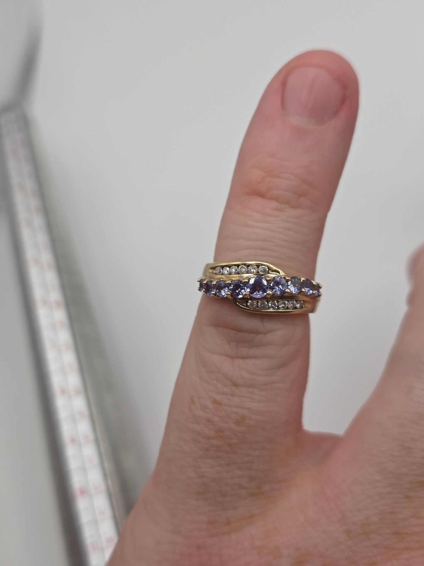 9ct gold tanzanite and diamond ring