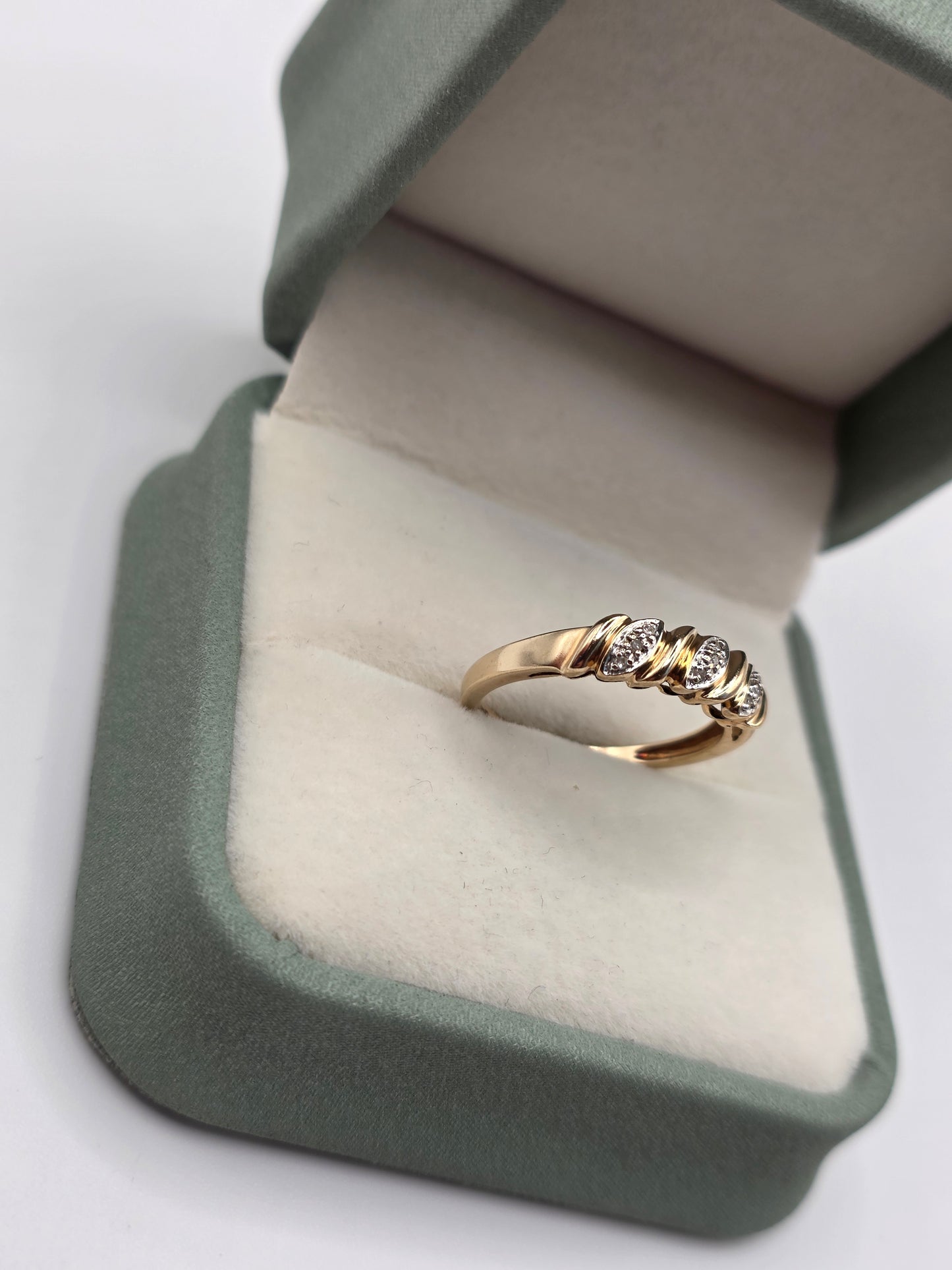 9ct gold diamond croissant ring