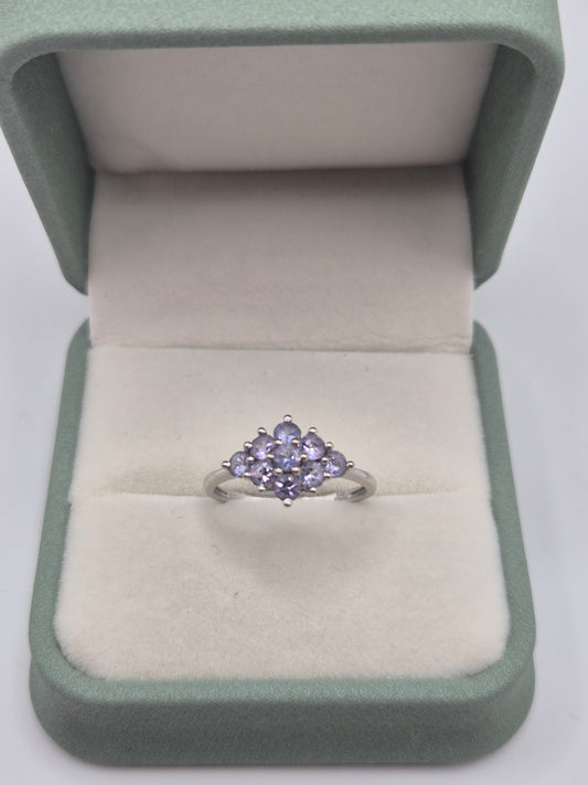 9ct white gold tanzanite ring