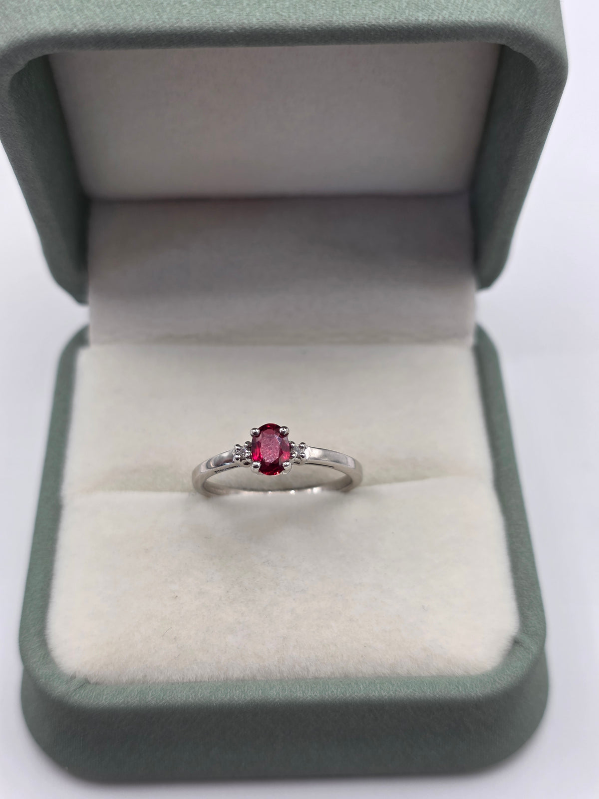 9ct white gold red spinel and diamond ring
