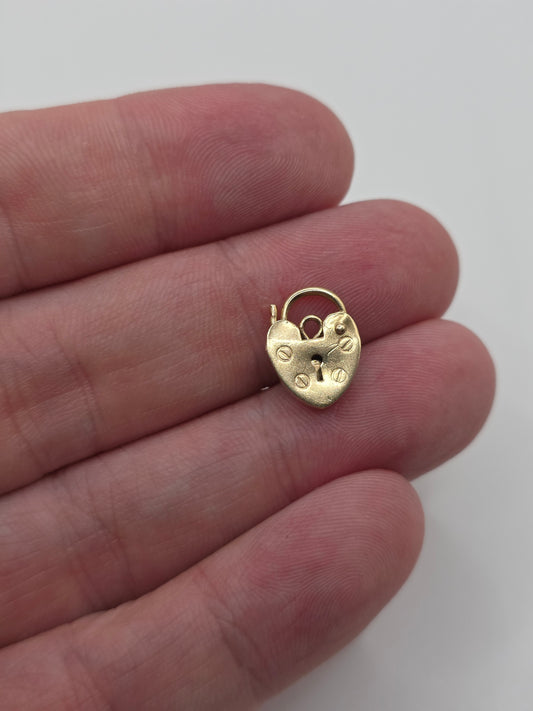 9ct gold padlock 67