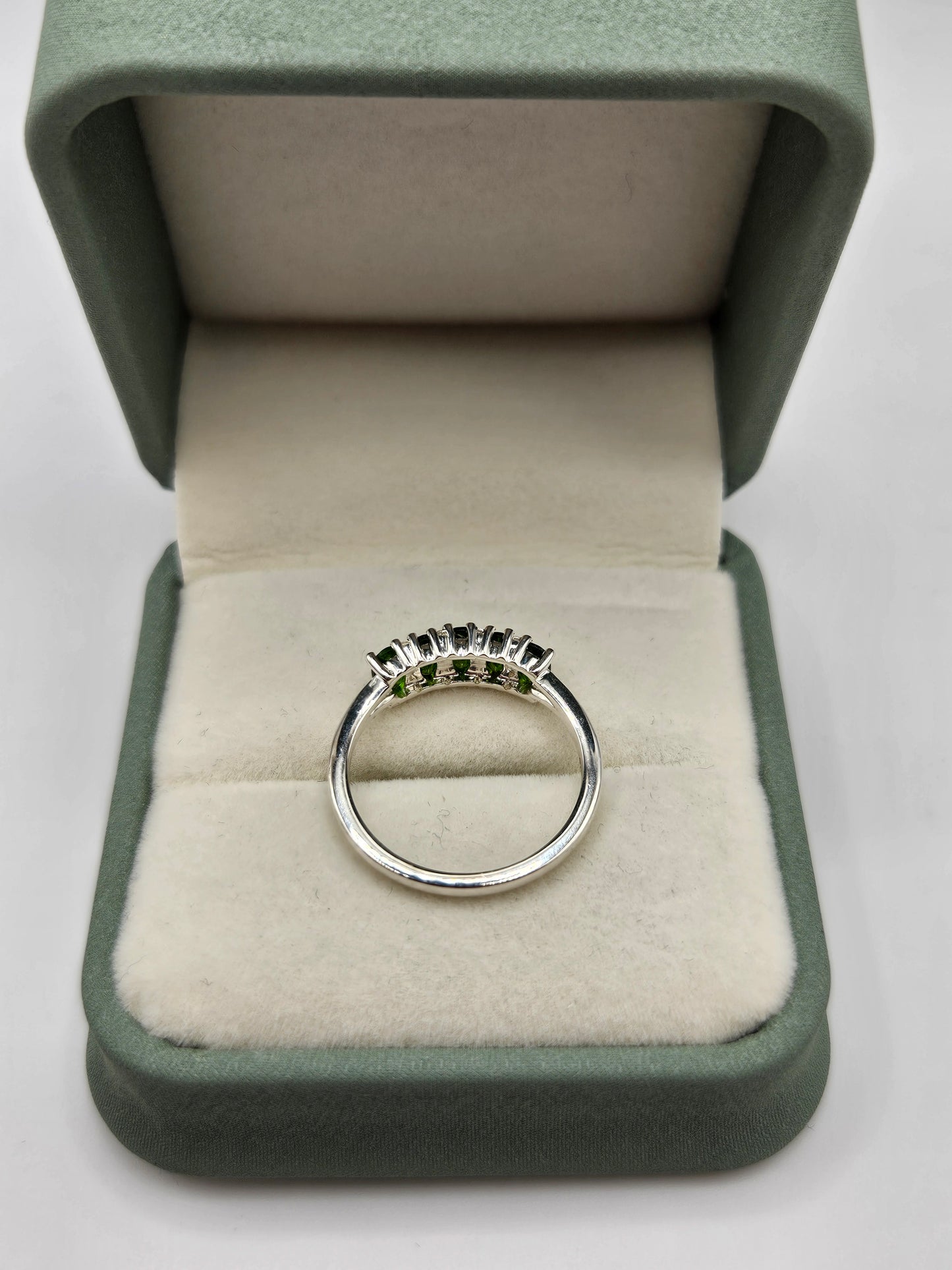 Silver diopside ring