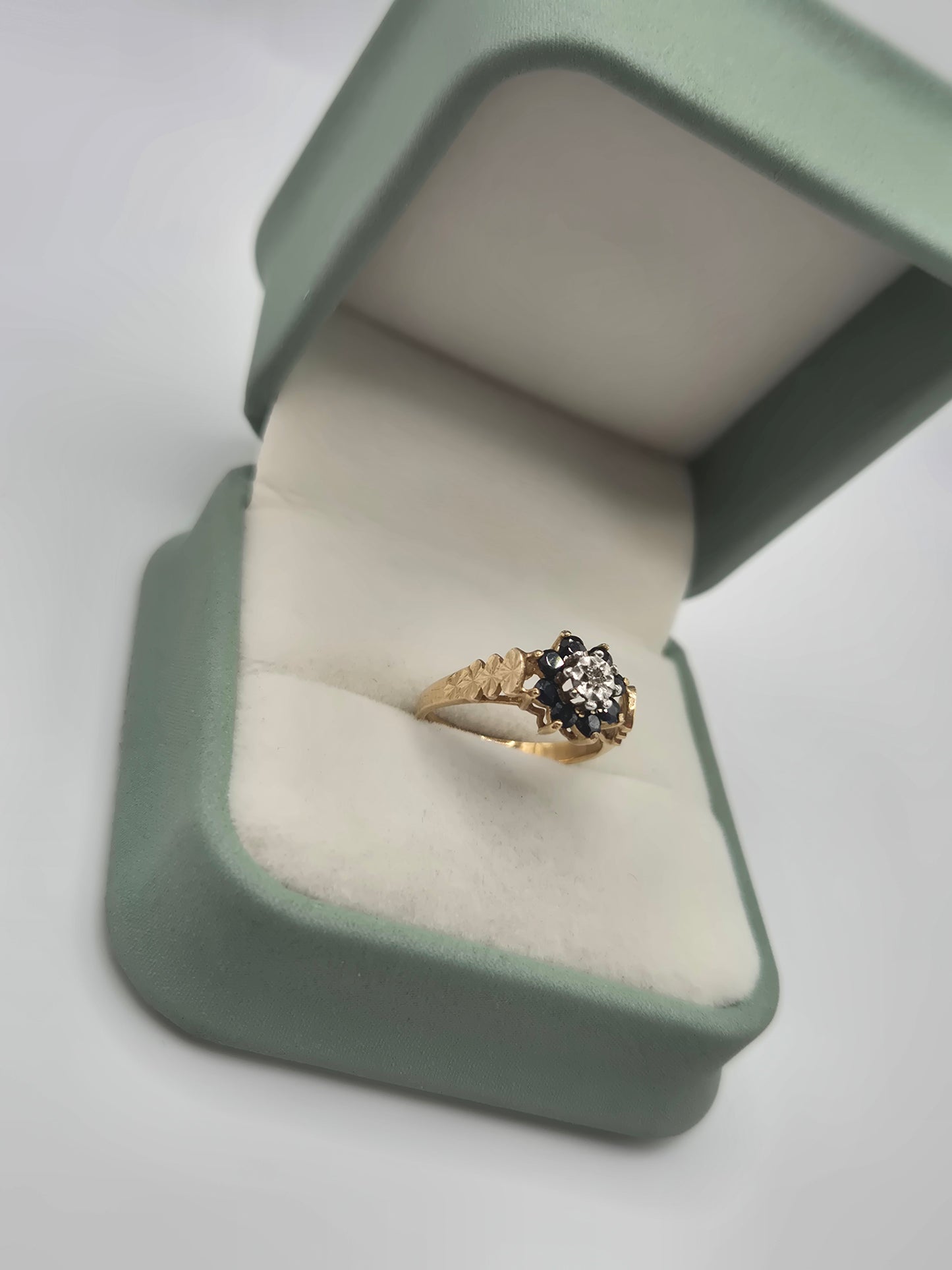 9ct gold sapphire and diamond ring