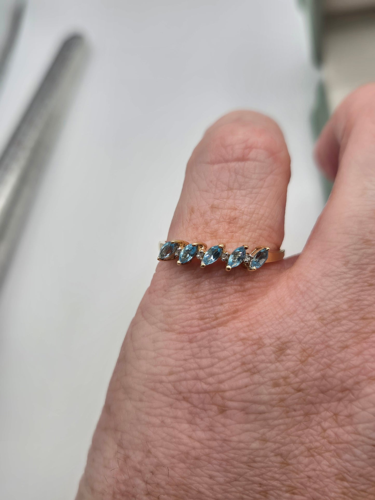 9ct gold topaz and diamond ring