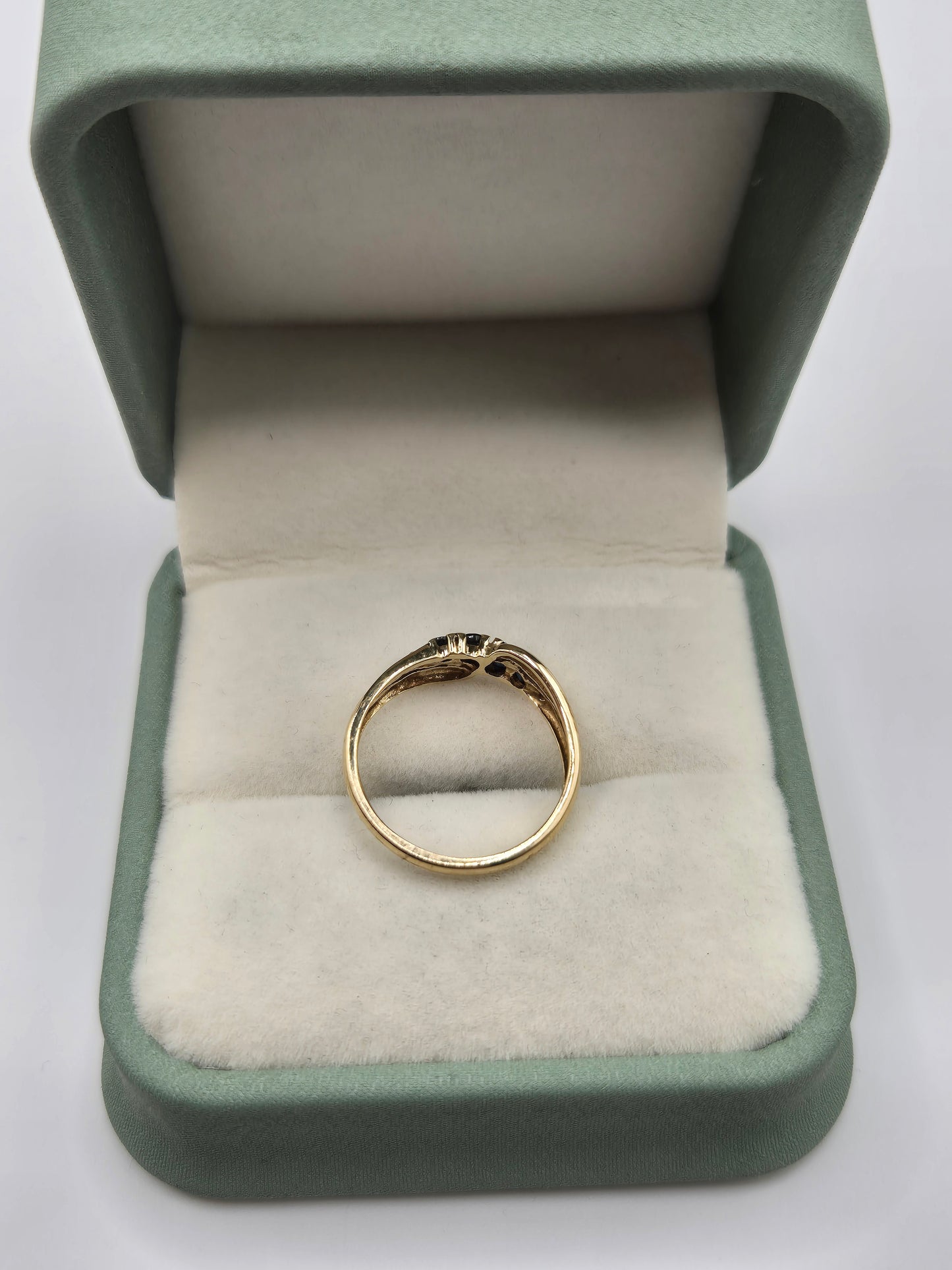 9ct gold sapphire and diamond ring