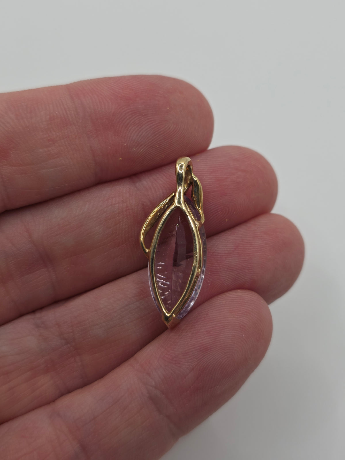 9ct gold amethyst and diamond pendant