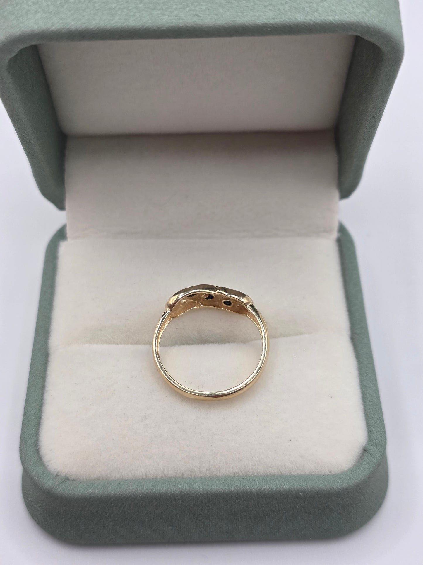 9ct gold sapphire gypsy ring