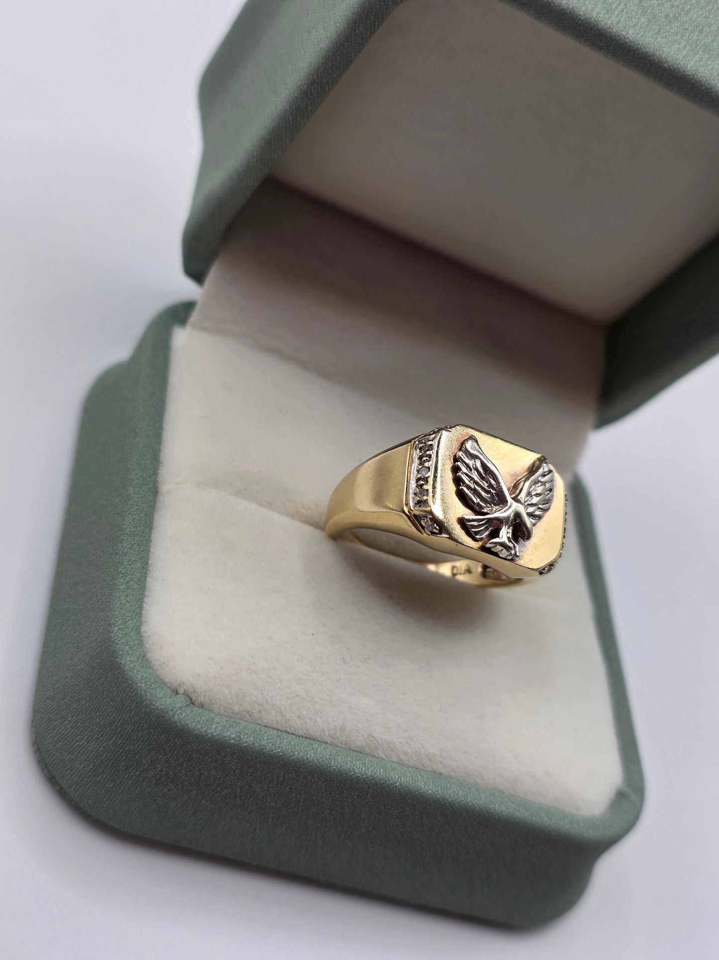 Heavy 9ct gold diamond eagle signet ring