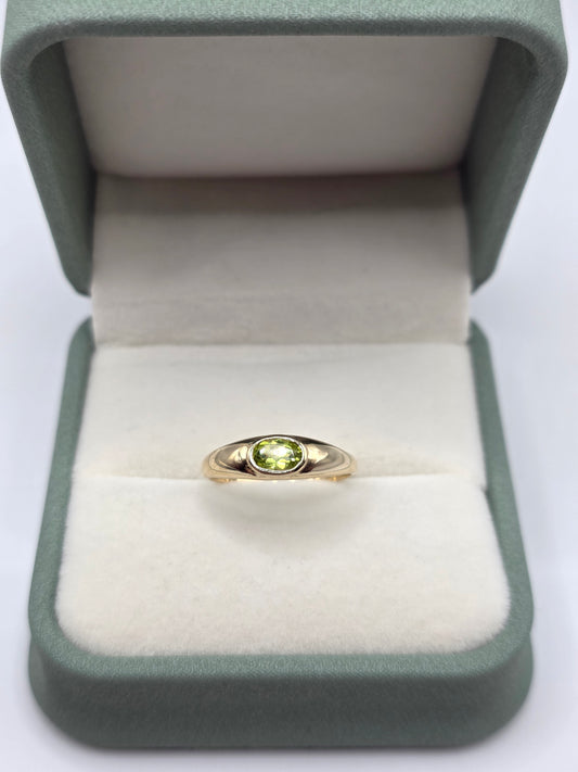9ct gold peridot gypsy ring