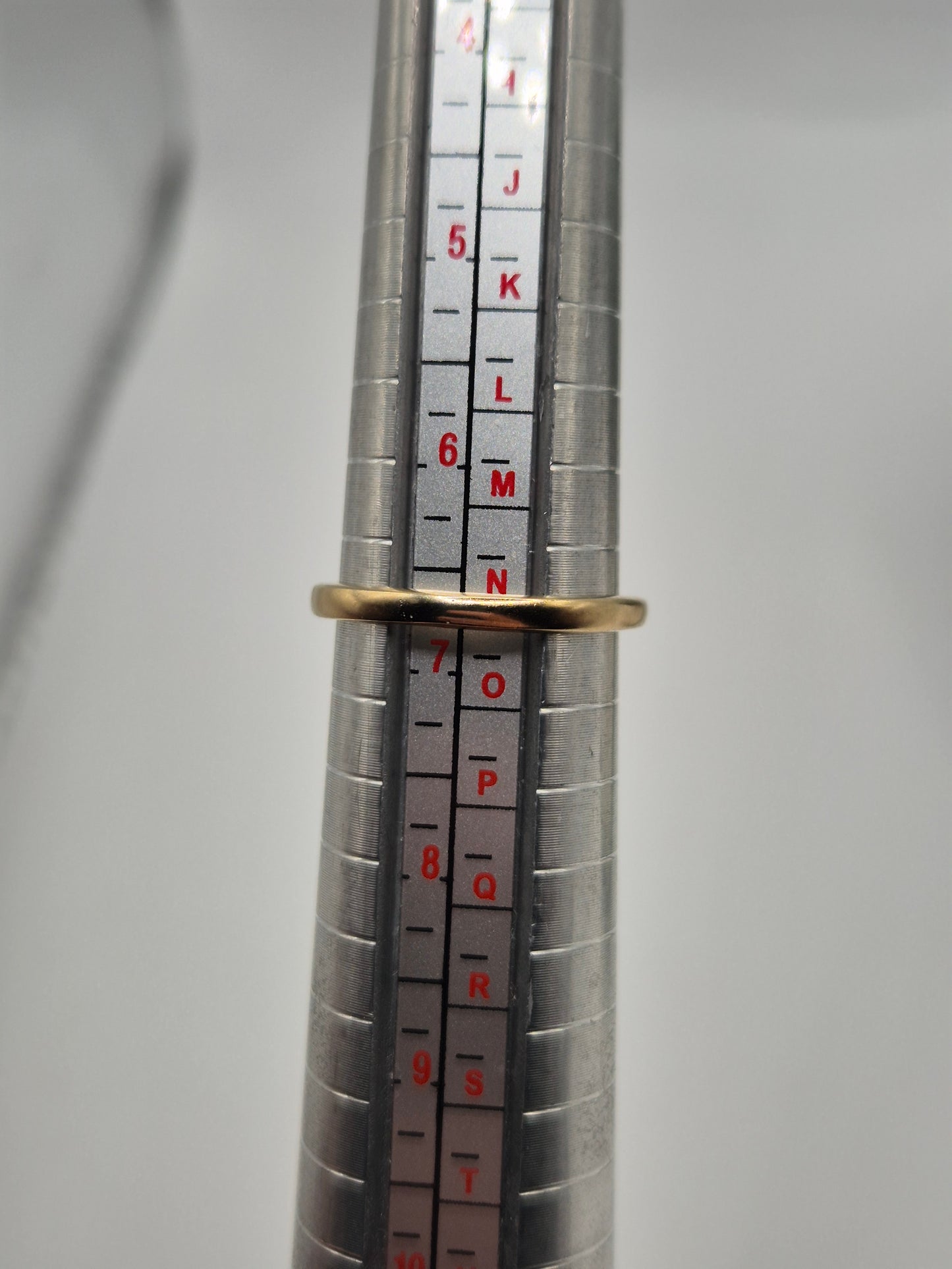 9ct gold sapphire and diamond ring