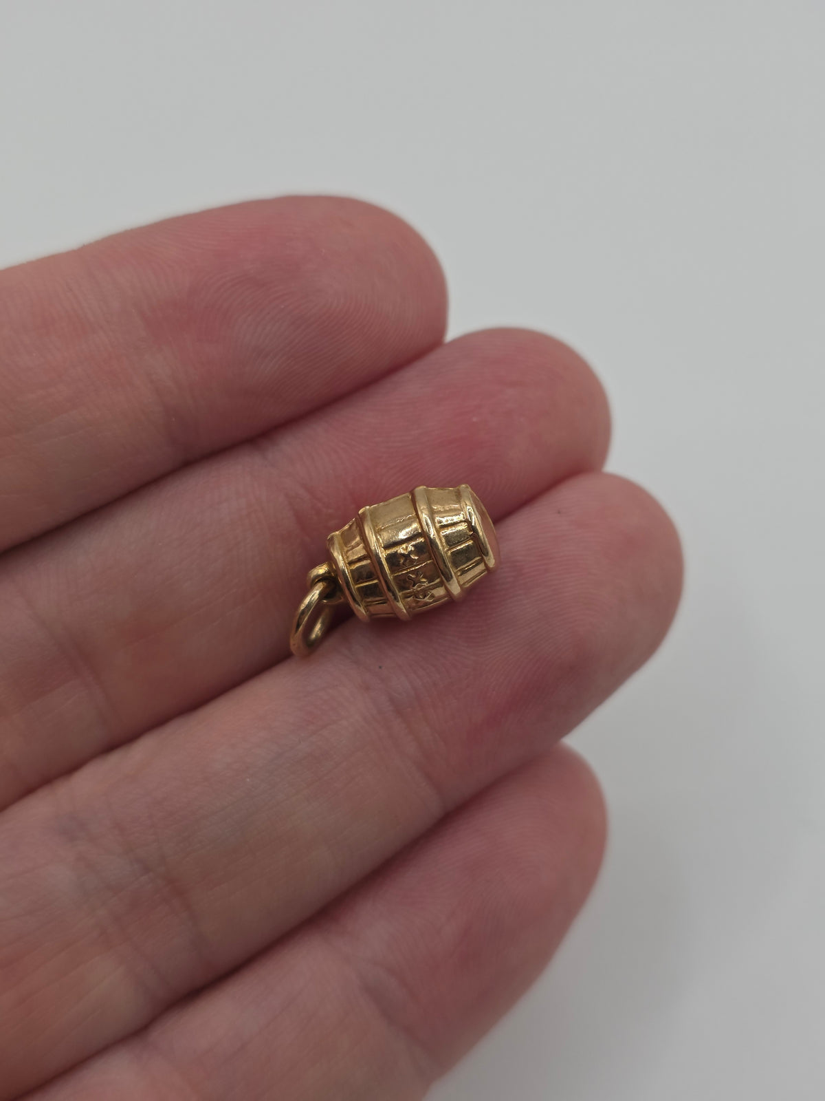9ct gold barrell charm