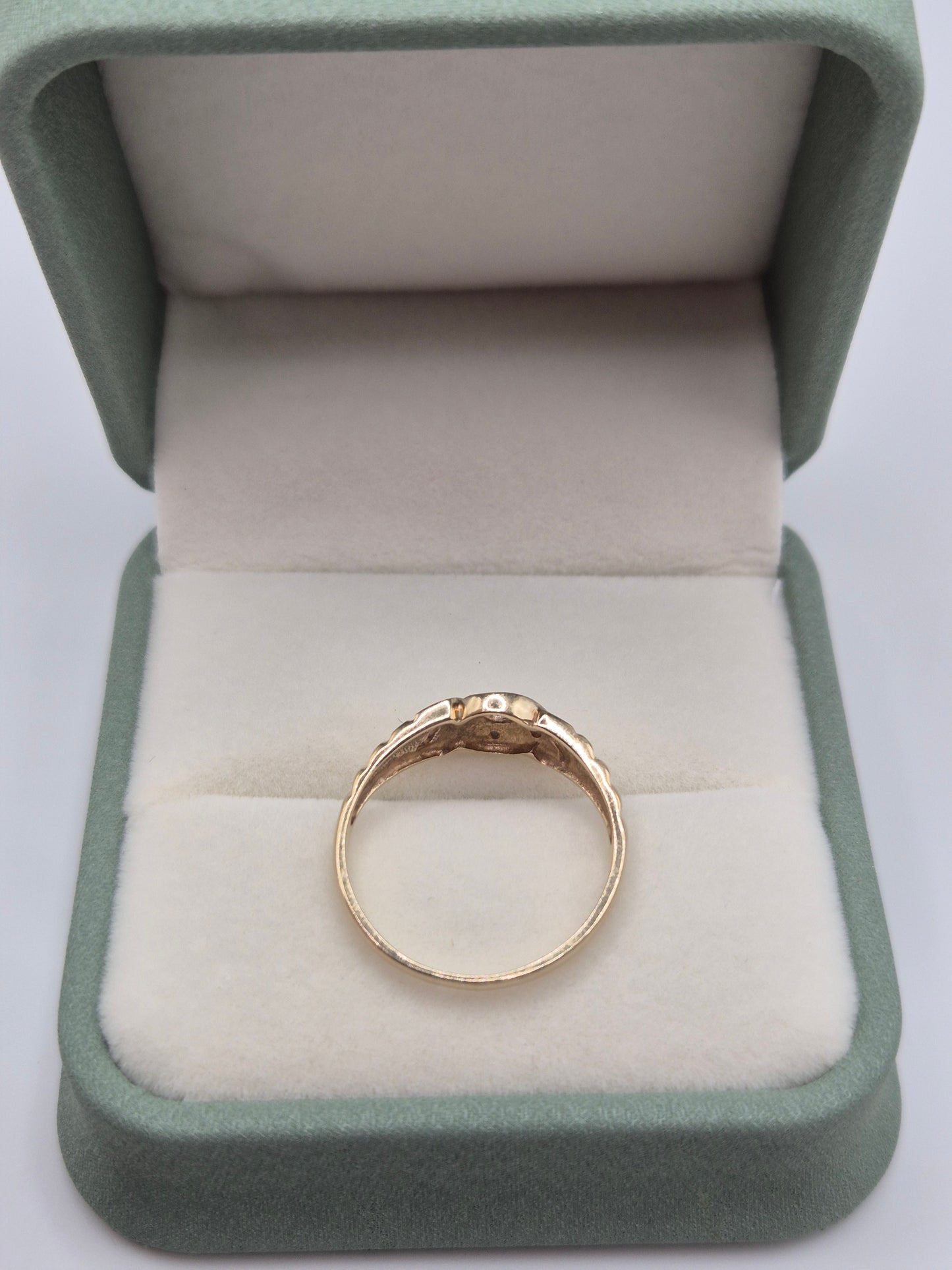 9ct gold diamond ring