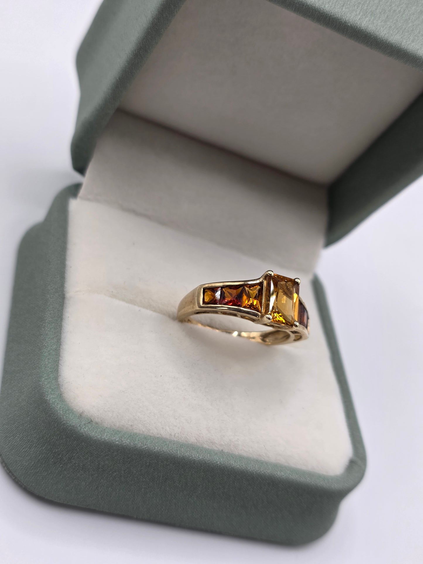 9ct gold citrine and garnet ring