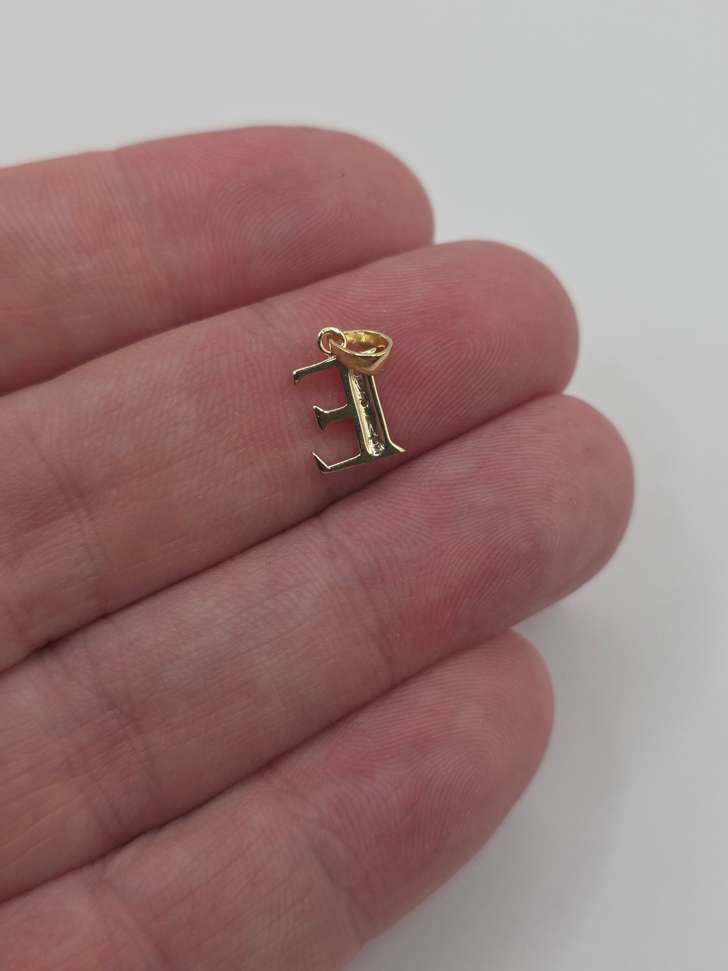 9ct gold diamond initial E pendant