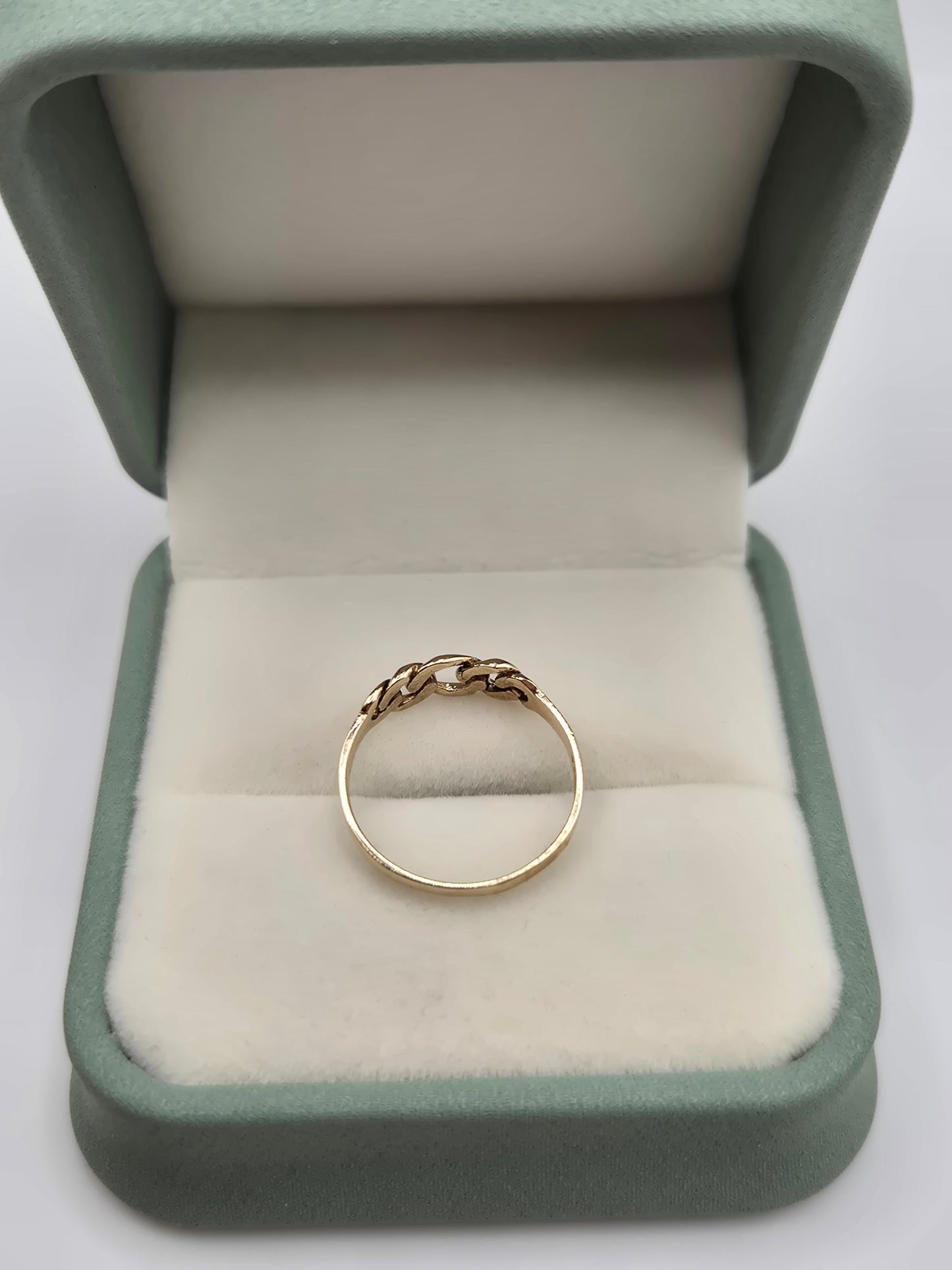 9ct gold celtic ring