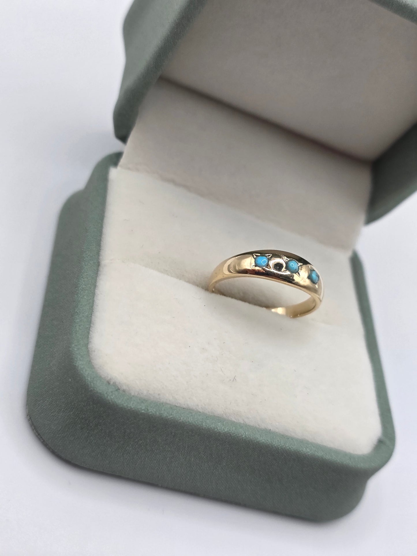 9ct gold turquoise gypsy ring