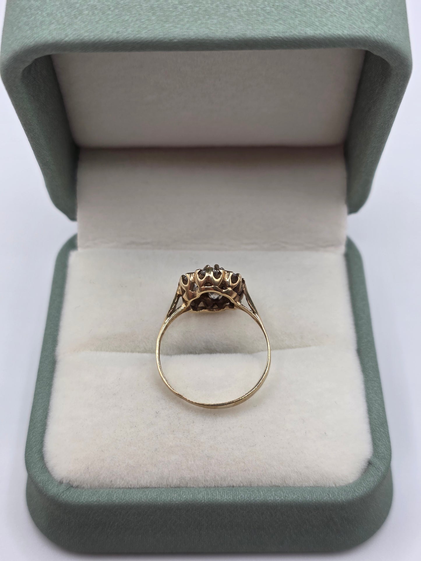 9ct gold cz ring