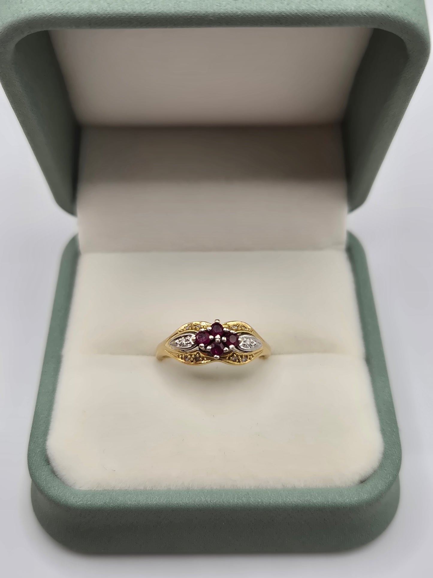 18ct gold ruby and diamond ring