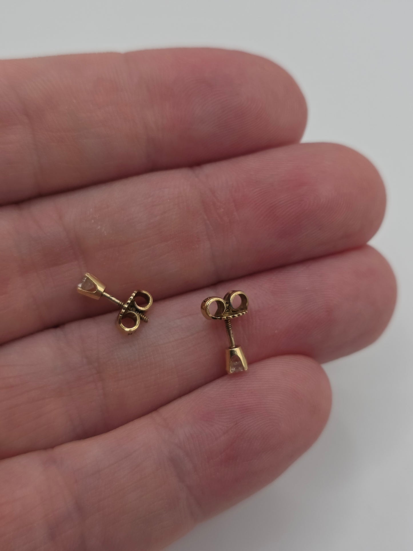 14ct gold diamond earrings