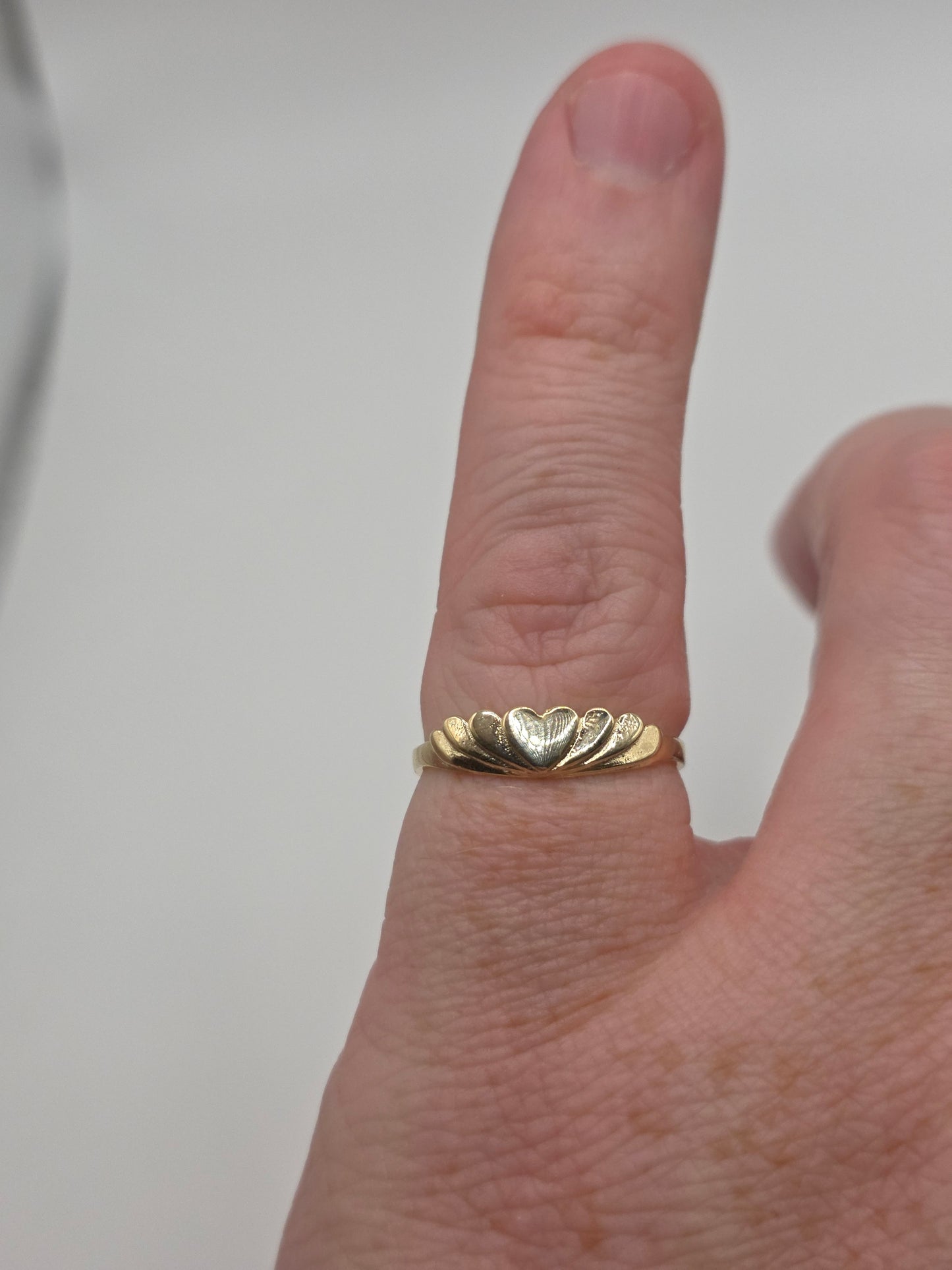 9ct gold heart signet ring