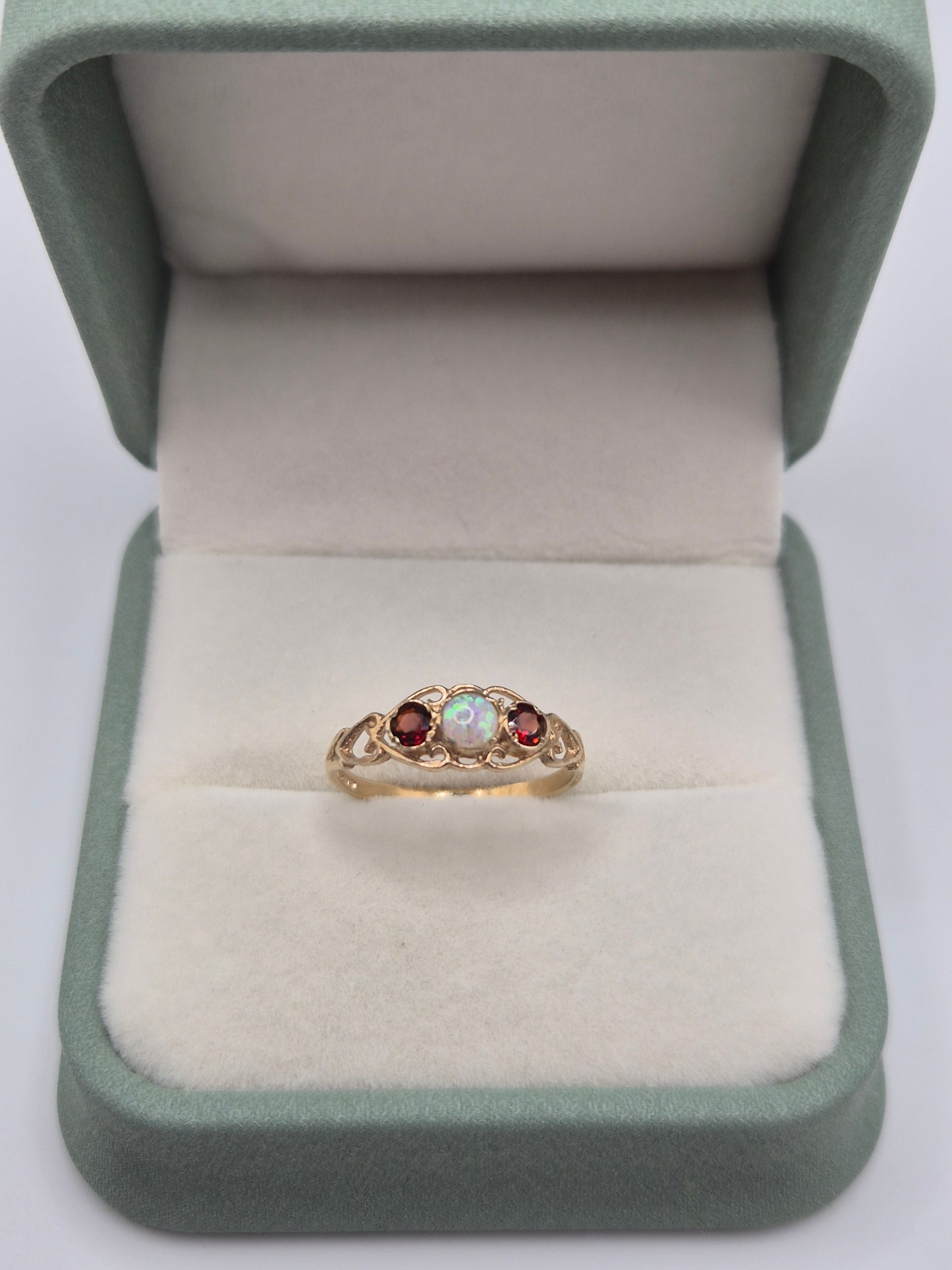 9ct gold synthetic opal and garnet ring