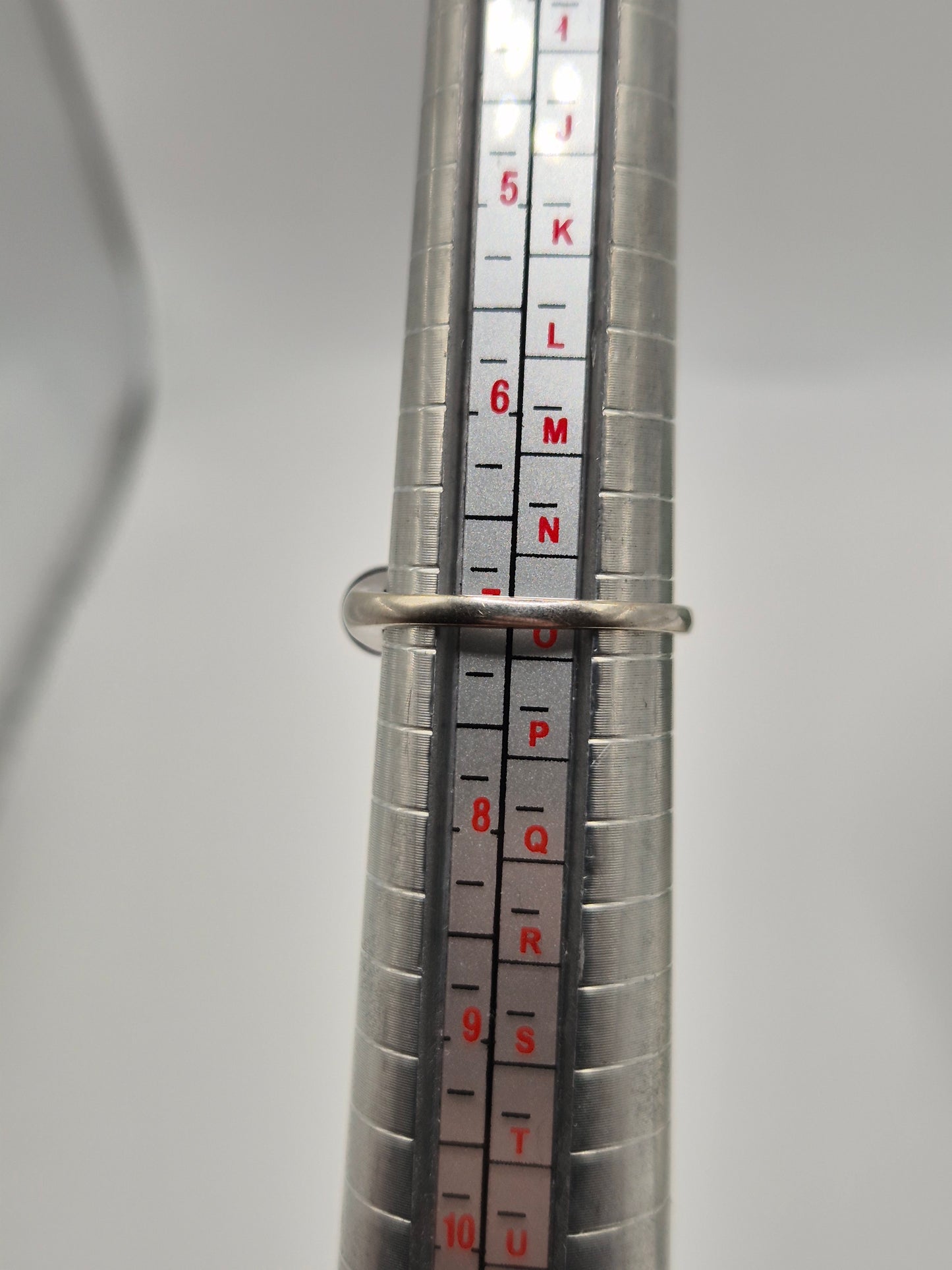 9ct white gold cultured pearl and iolite ring