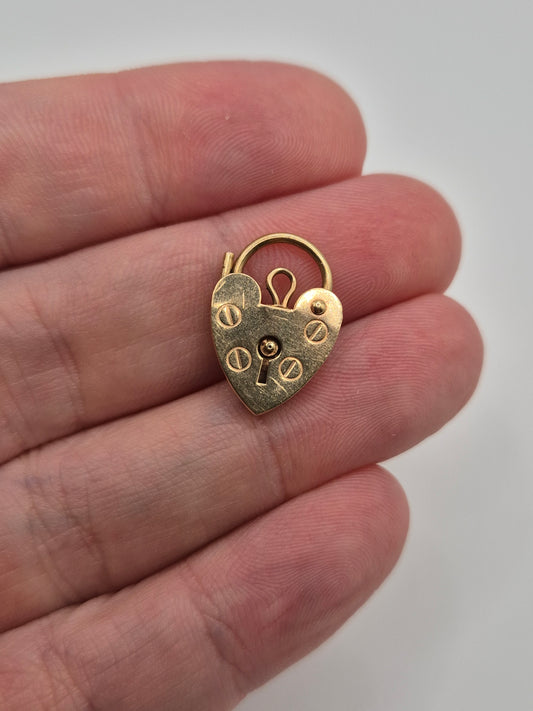9ct gold padlock (19)
