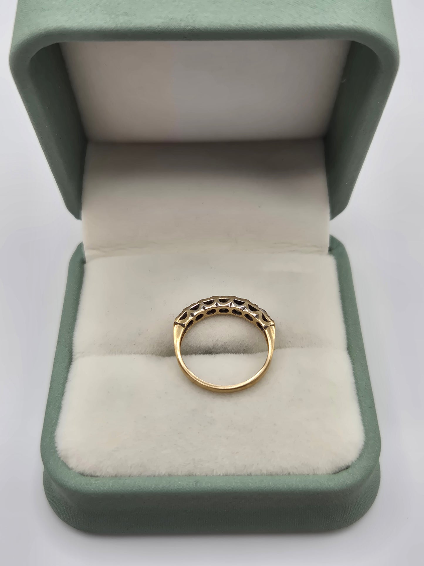 9ct gold sapphire and diamond ring