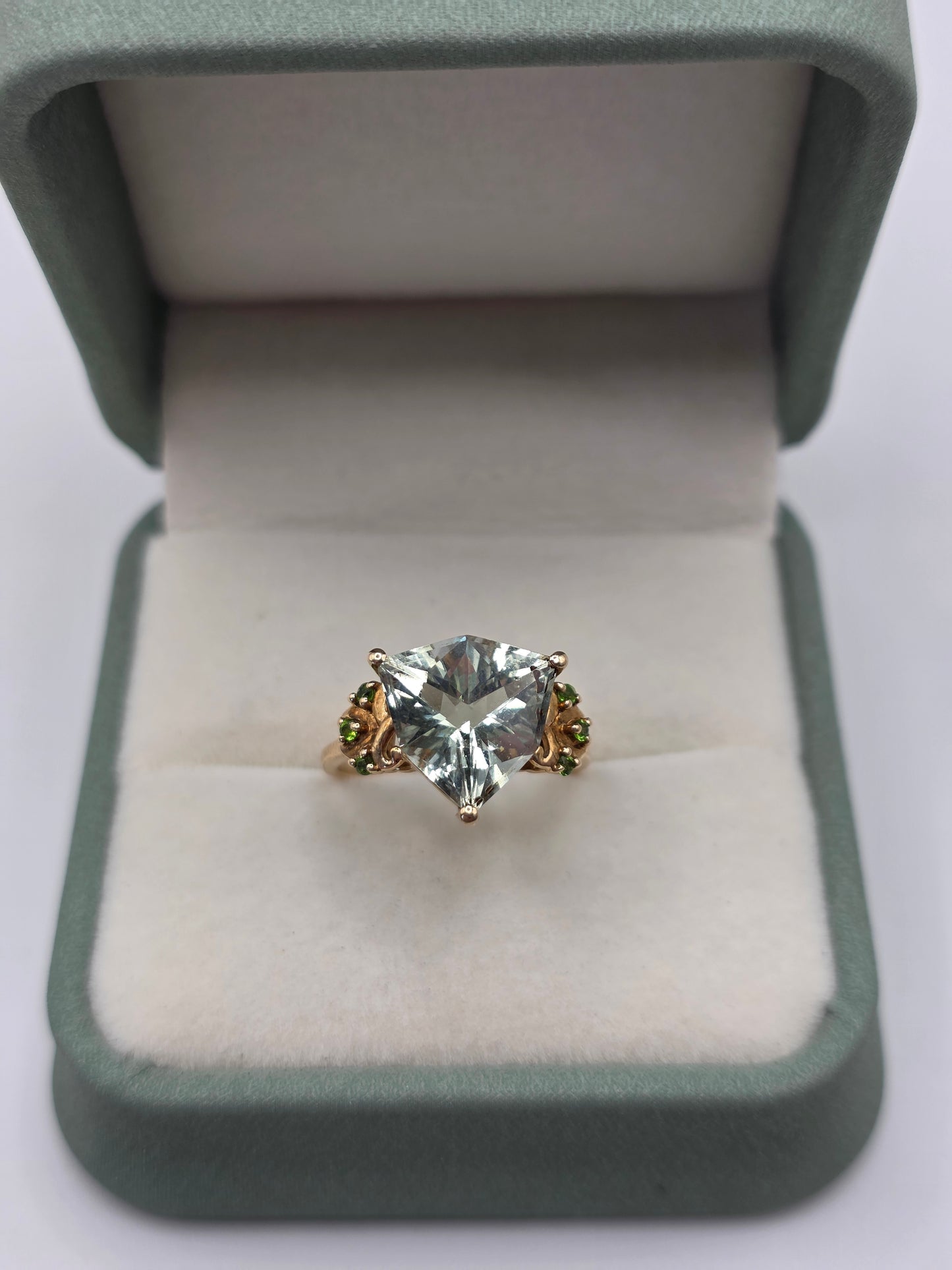9ct gold green amethyst ring