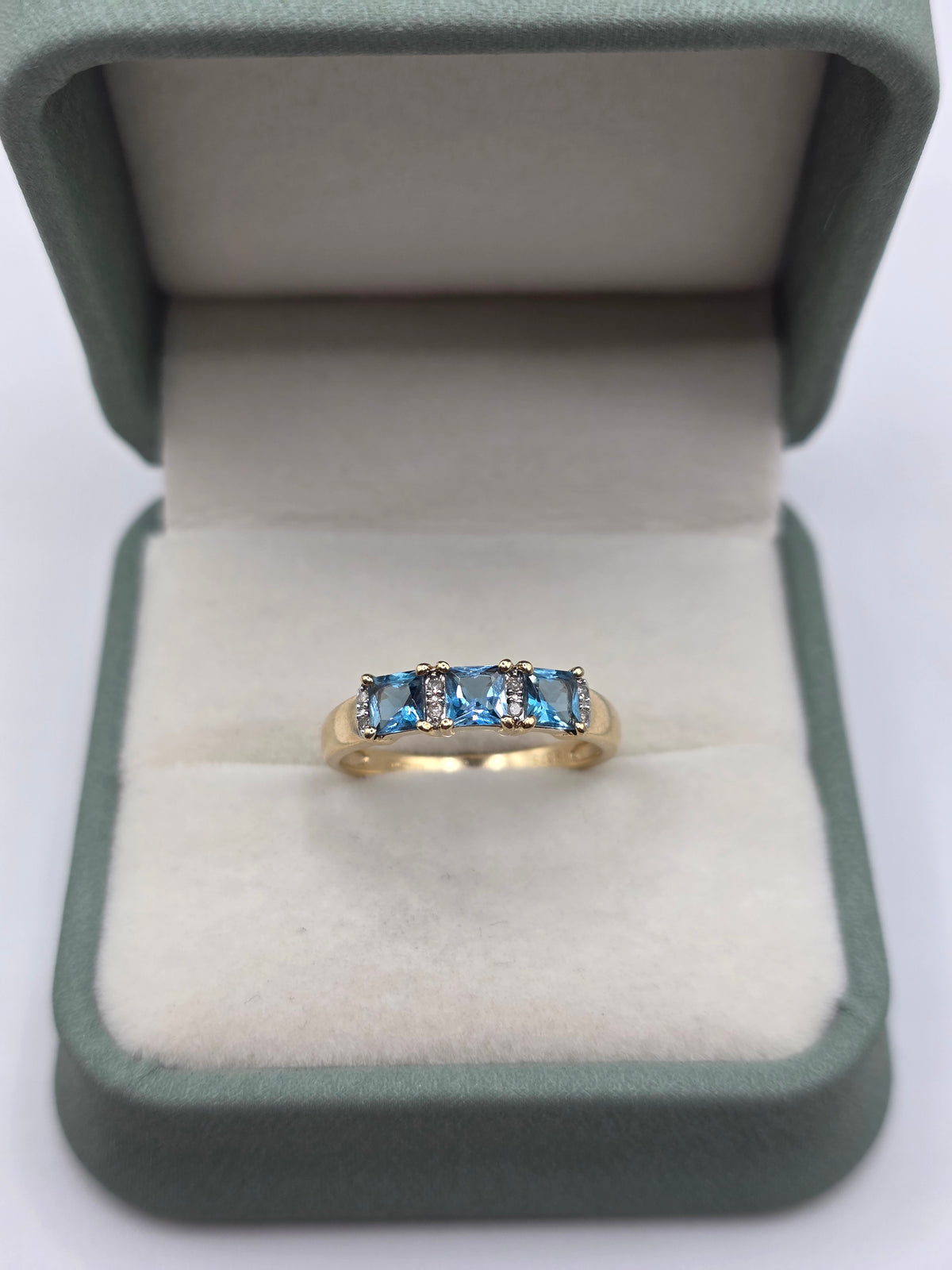 9ct gold topaz and diamond ring