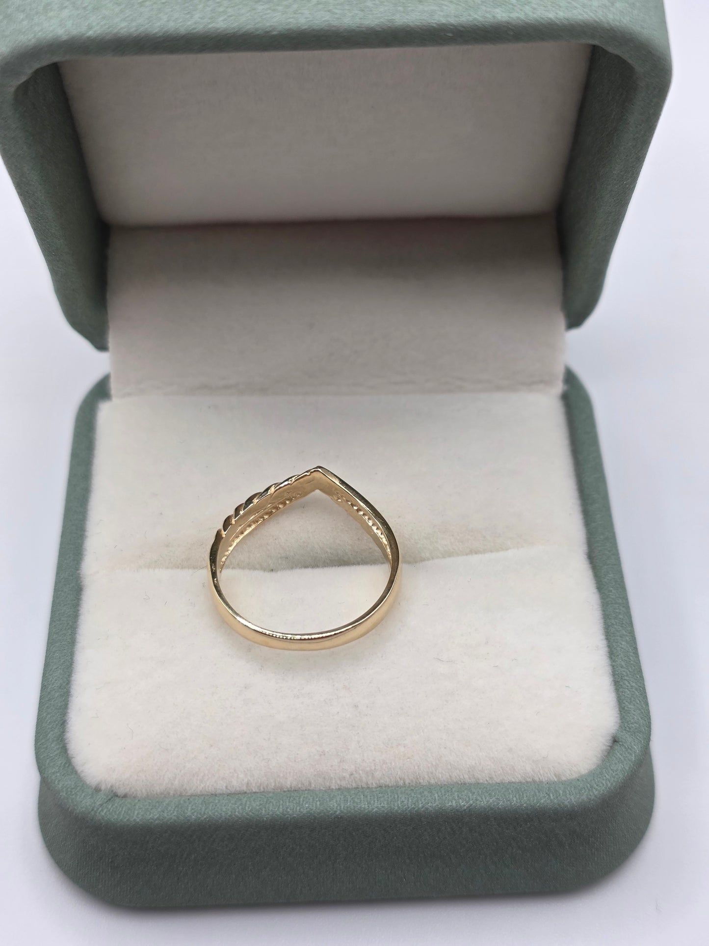 9ct gold wishbone ring