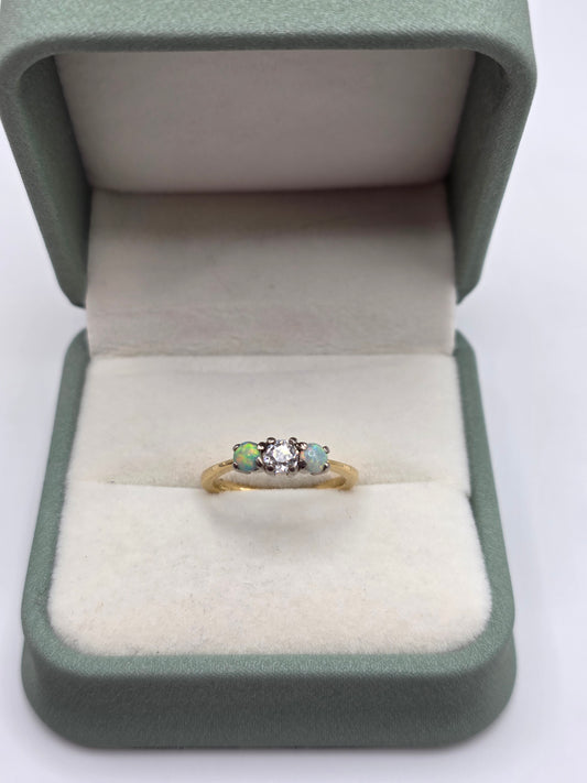 18ct gold opal and diamond ring