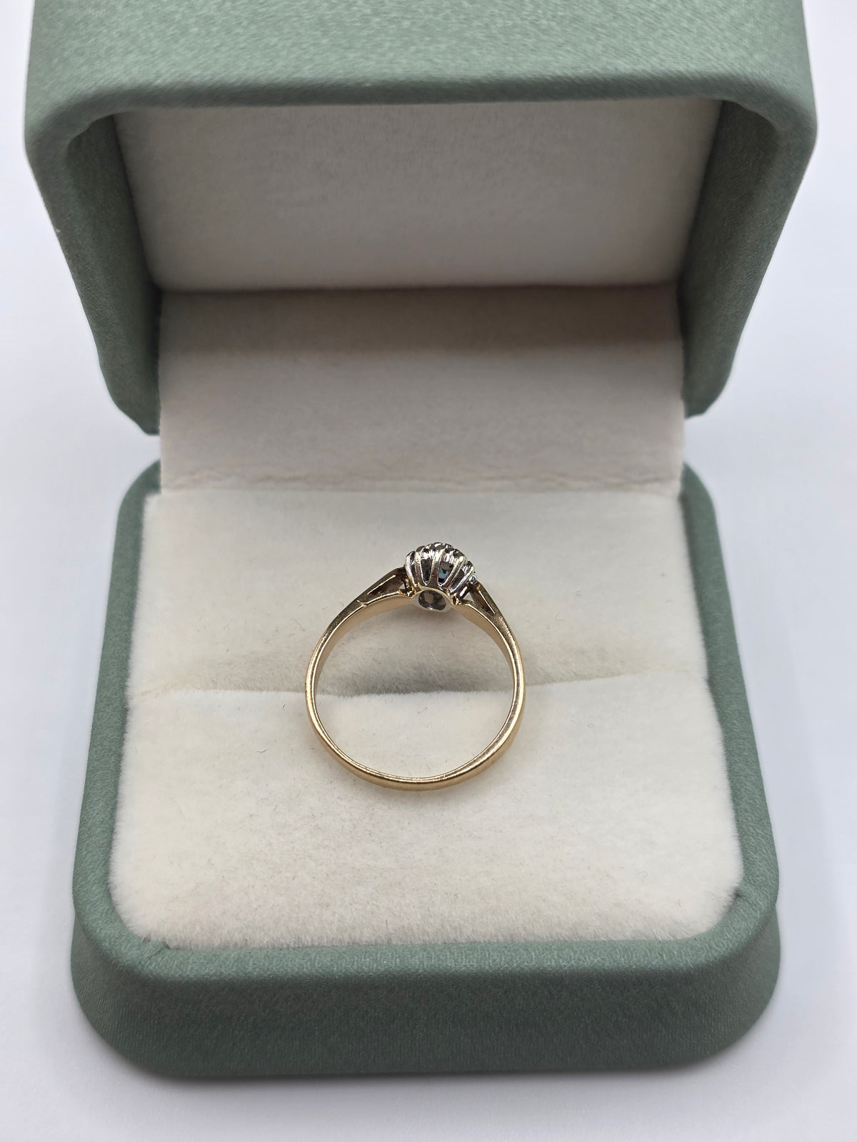9ct gold topaz and diamond ring