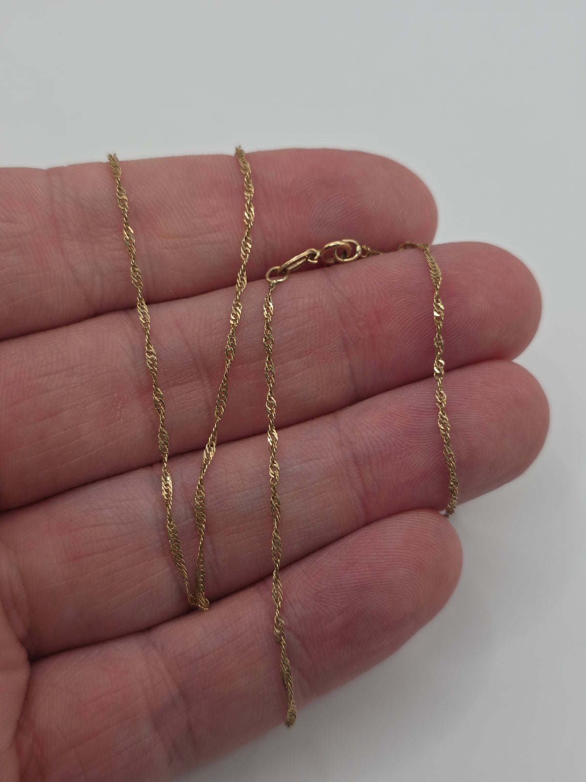 9ct gold twist link chain (116)