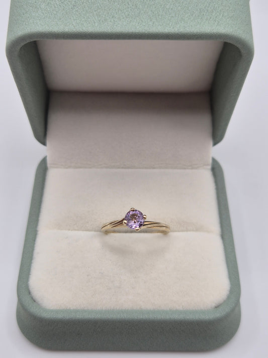 9ct gold pale amethyst ring