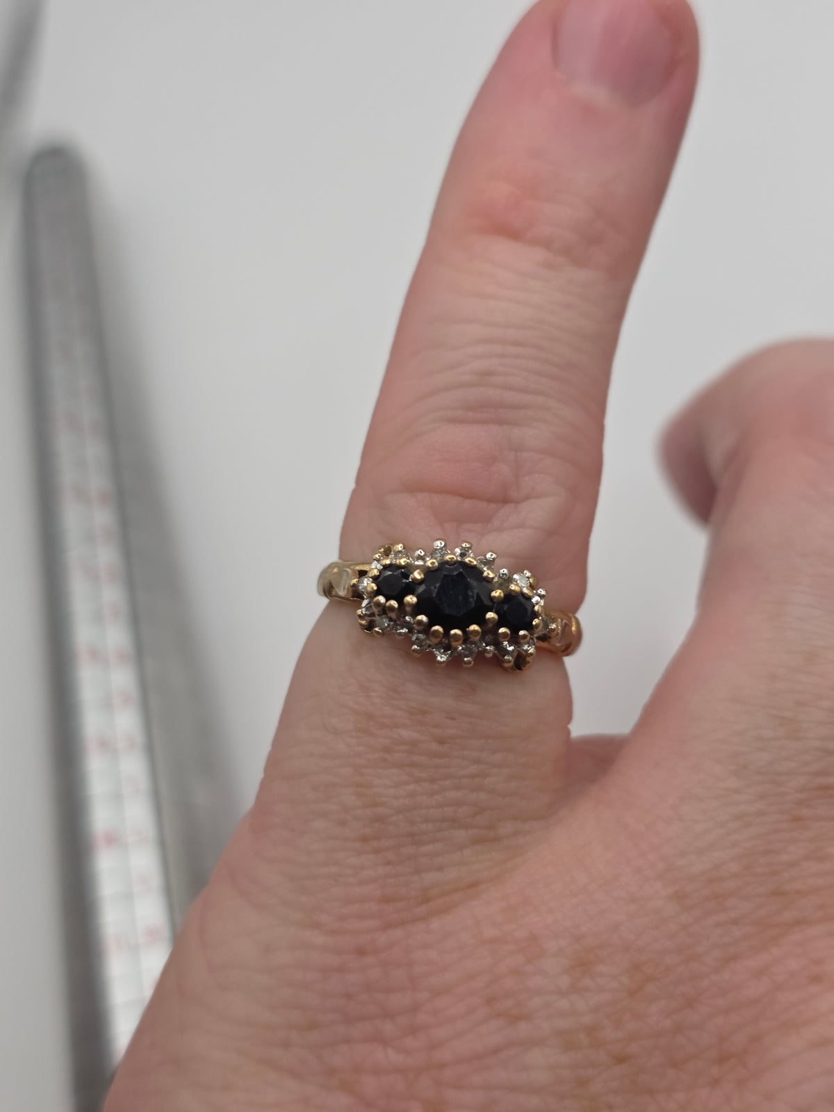 9ct gold sapphire and diamond ring