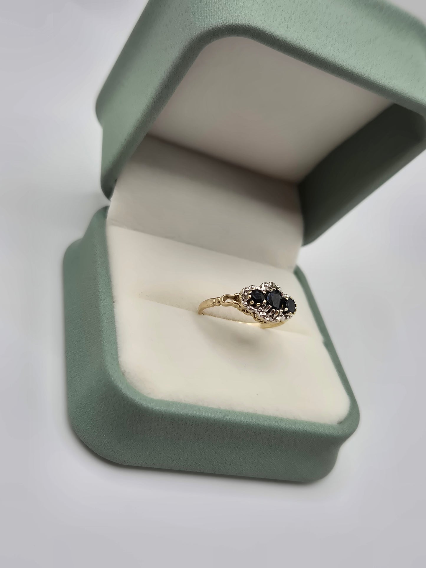 9ct gold sapphire and diamond ring