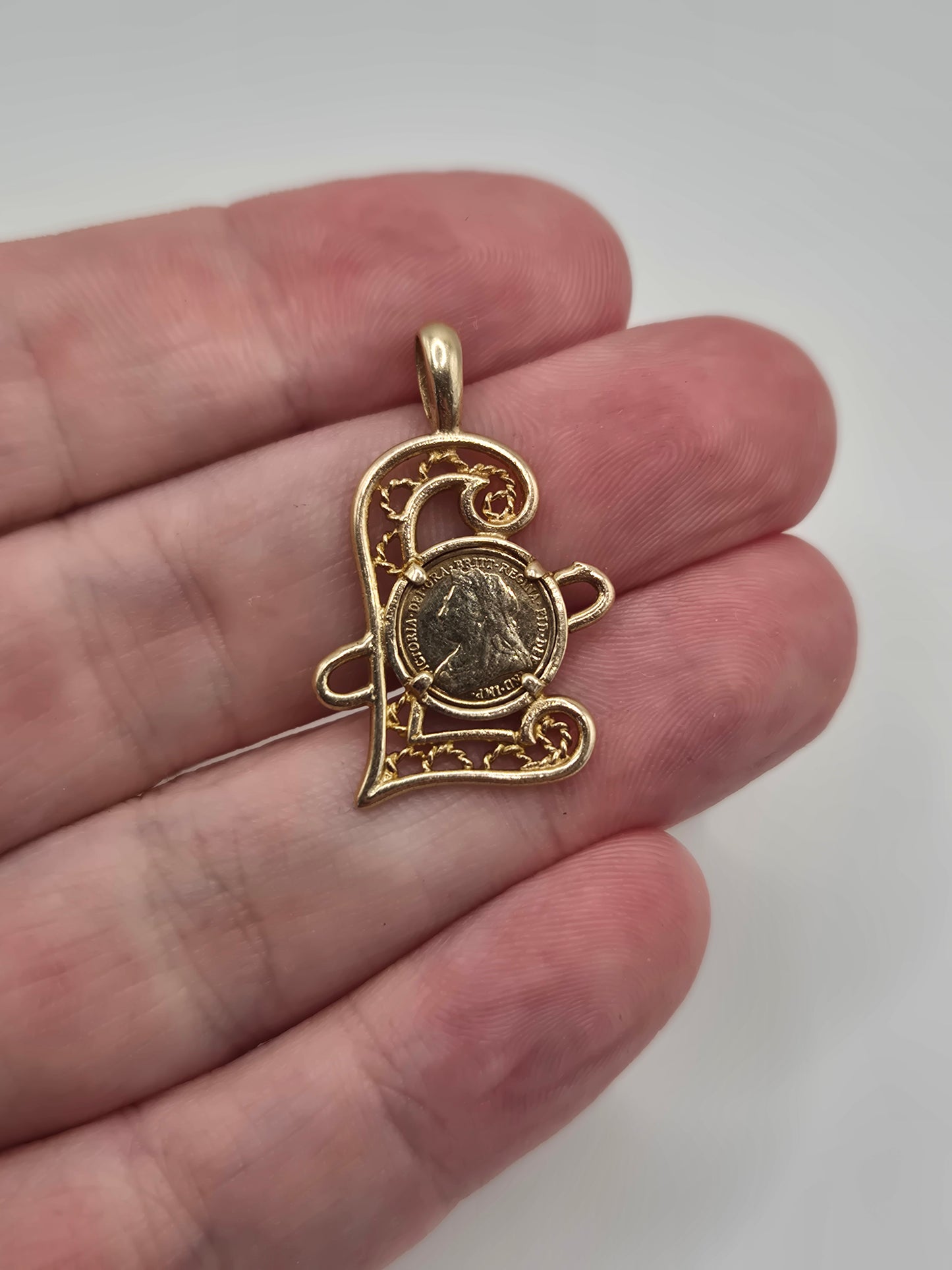 9ct gold coin pendant