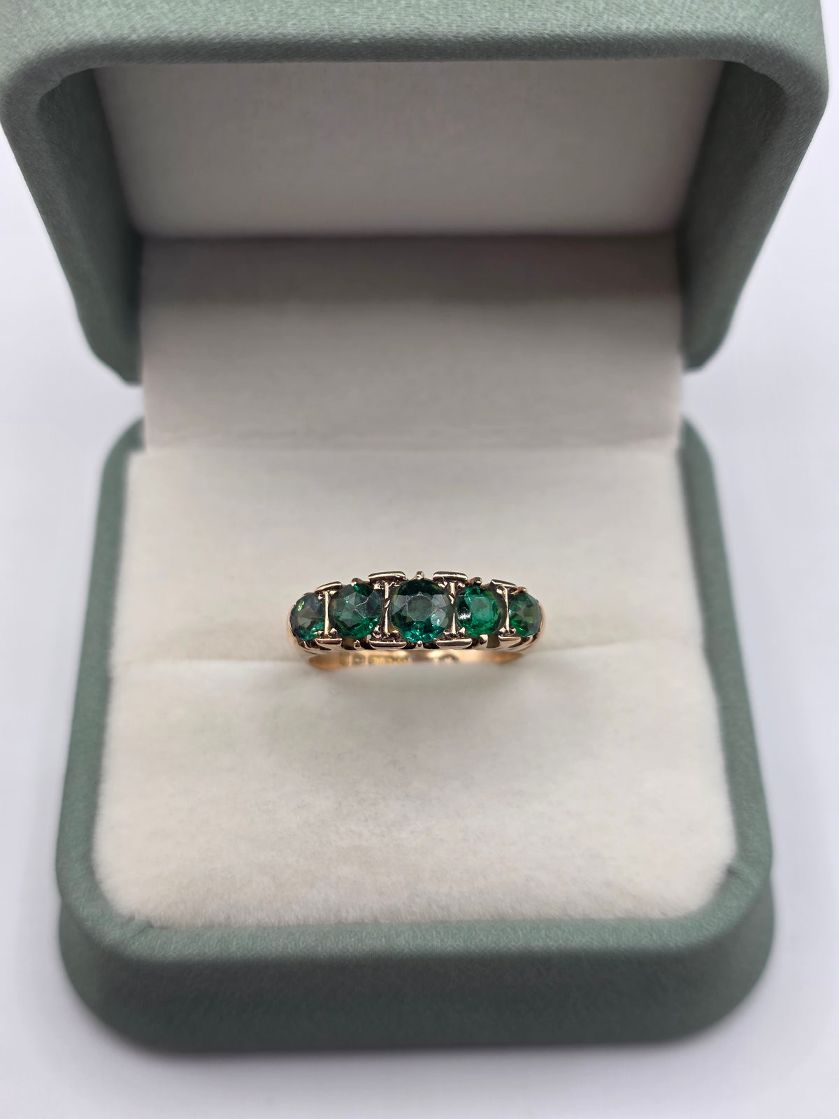 9ct gold green tourmaline ring