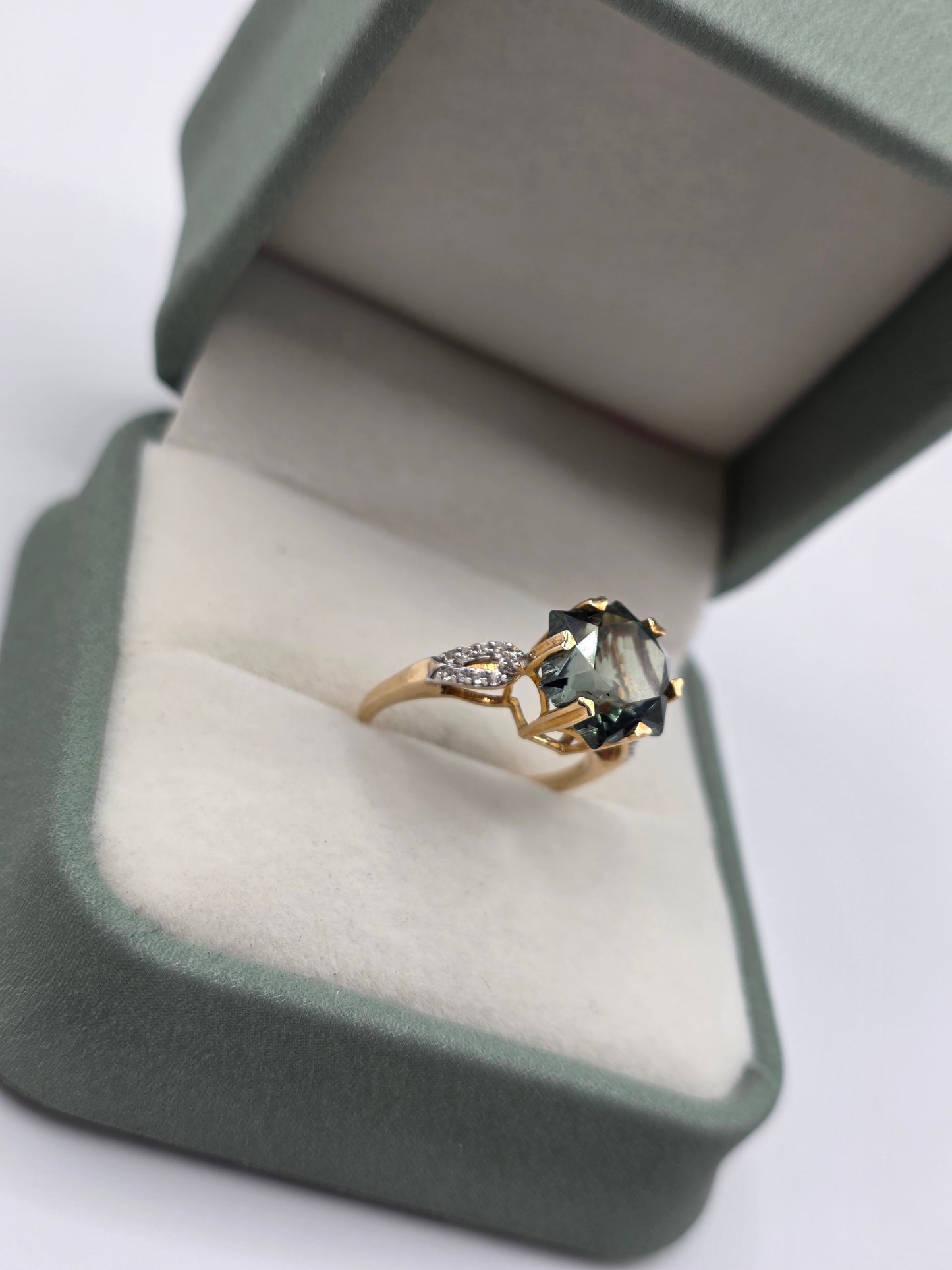 9ct gold topaz and white zircon ring
