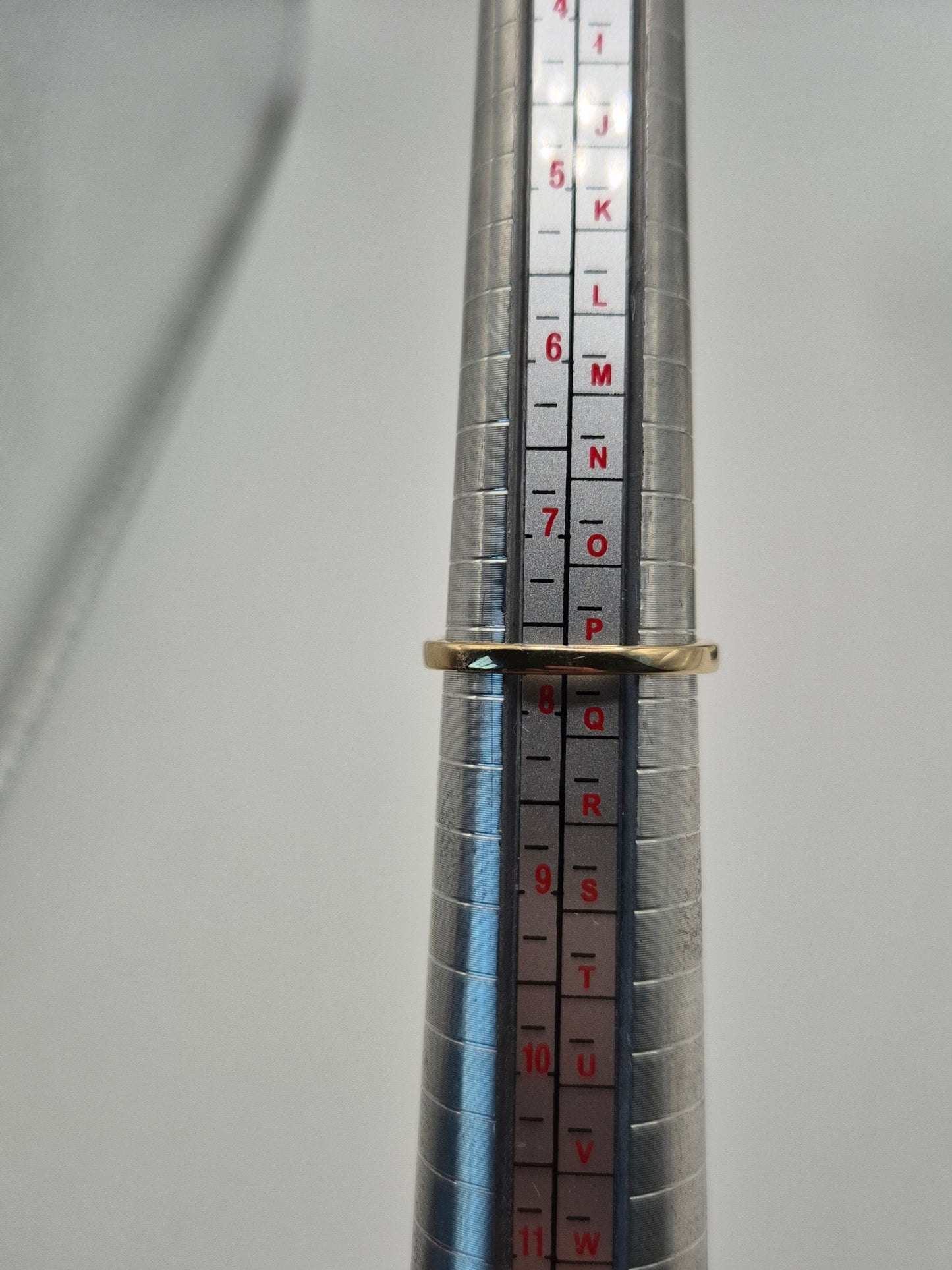 9ct gold rose quartz and diamond ring